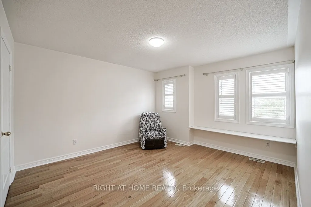 176 Cooke Crescent