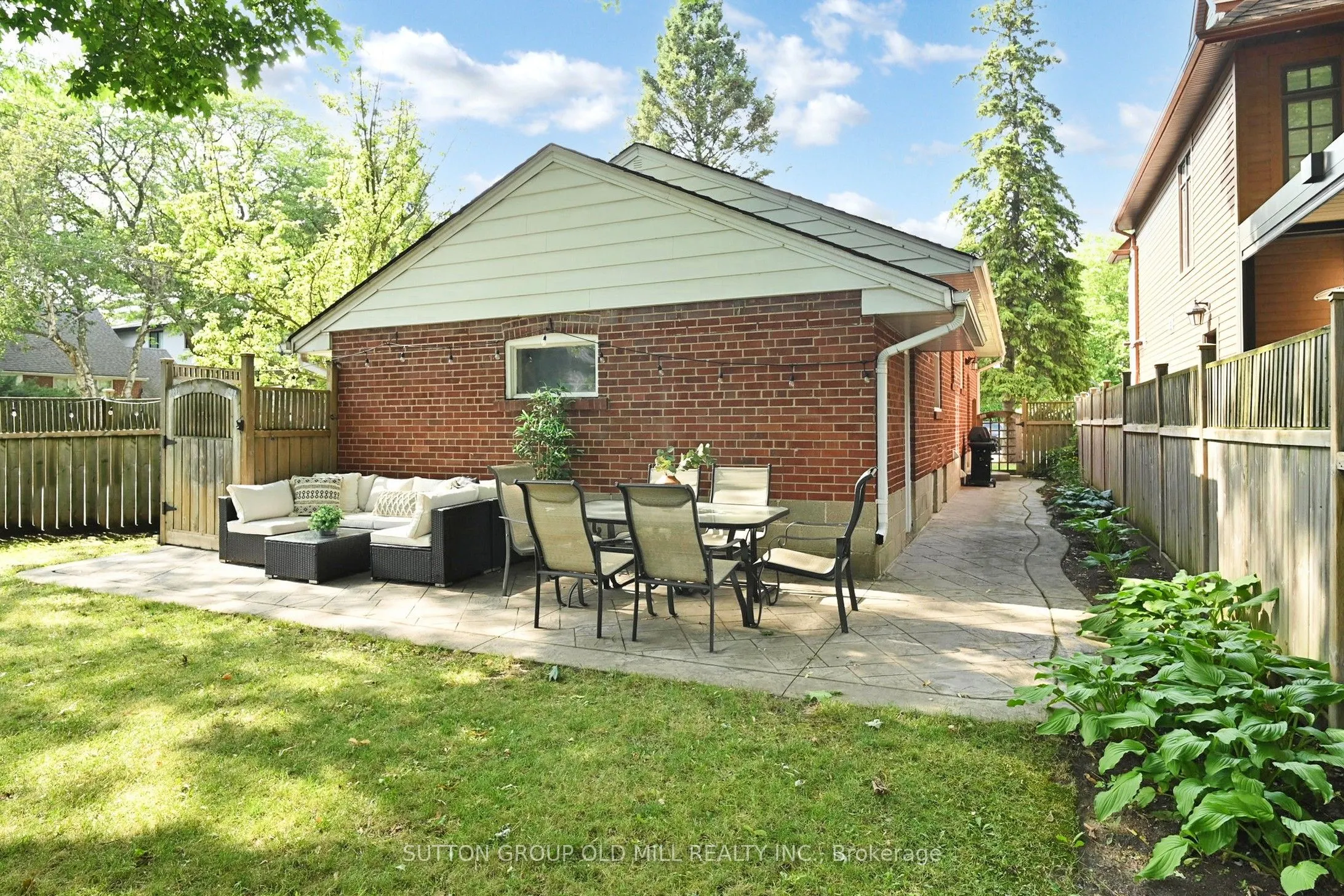 83 Allanbrooke Drive