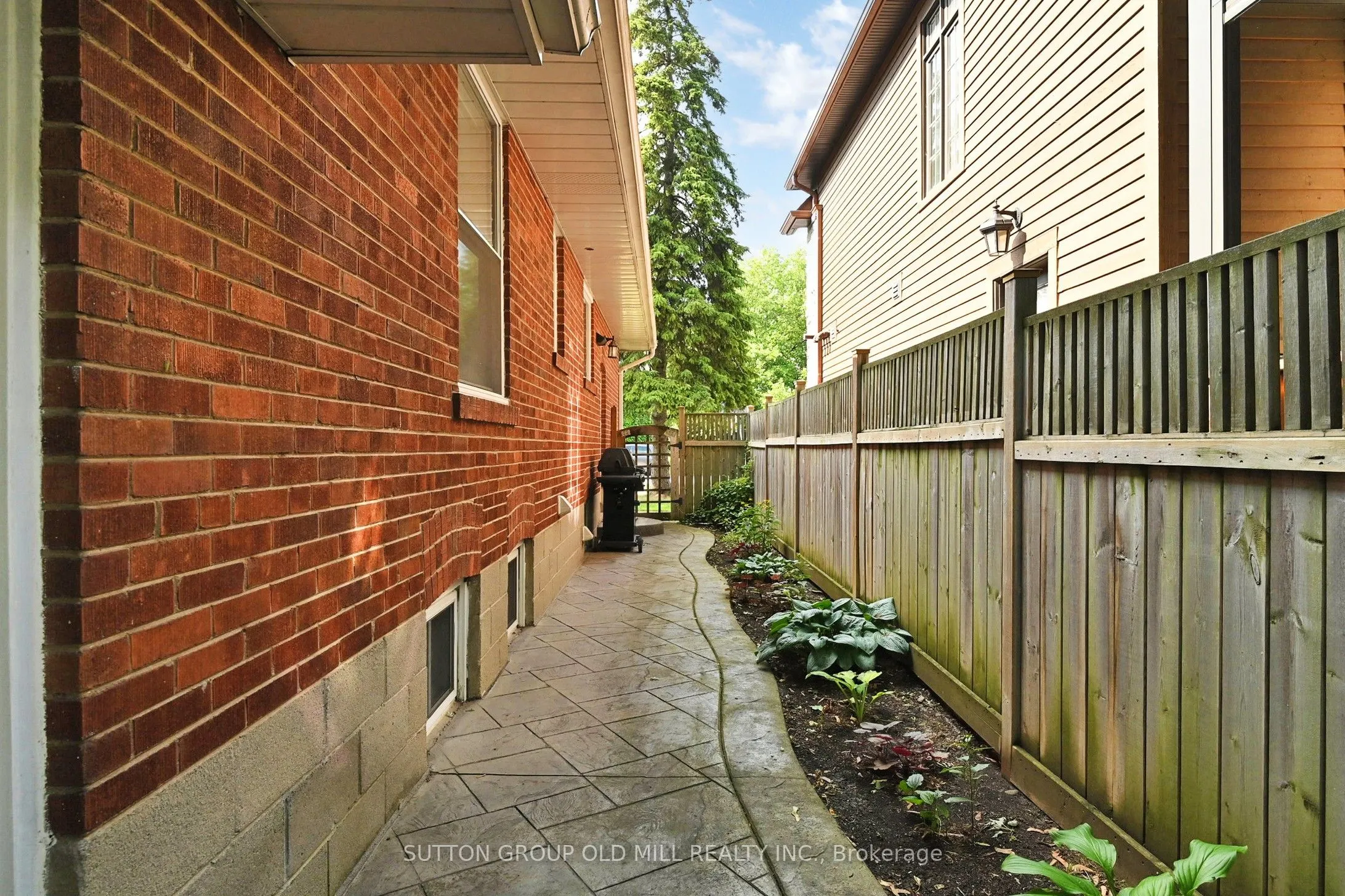 83 Allanbrooke Drive