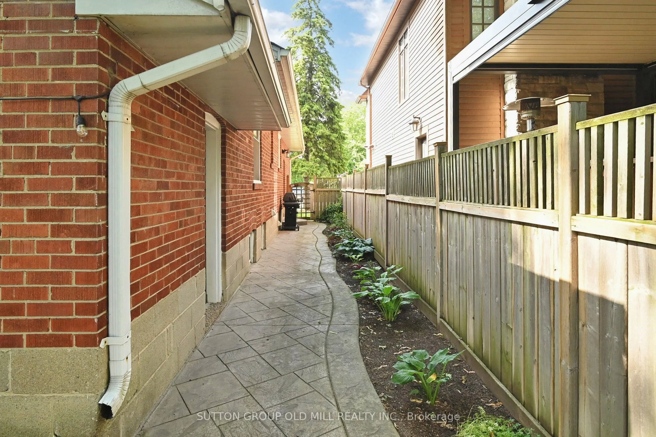 83 Allanbrooke Drive