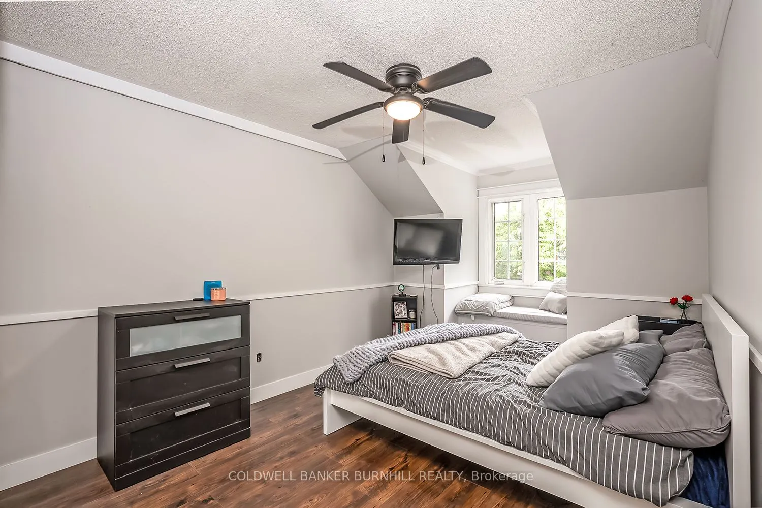 2214 KENNETH Crescent