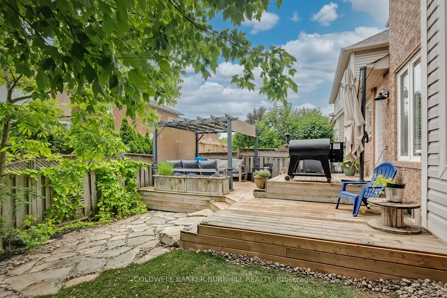 2214 KENNETH Crescent
