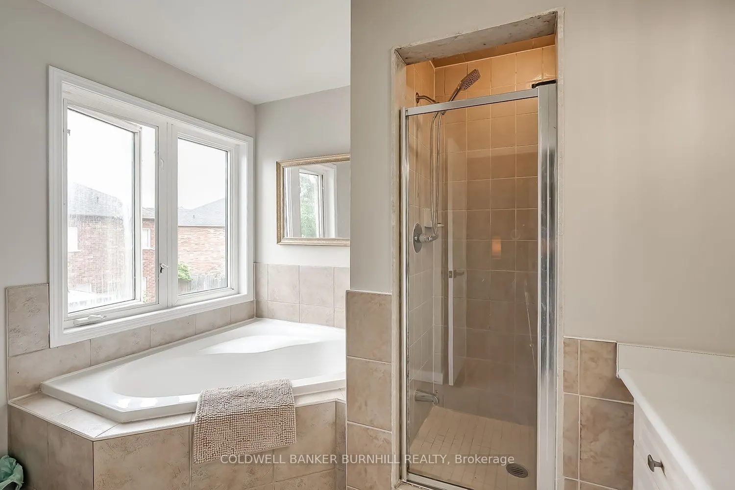 2214 KENNETH Crescent