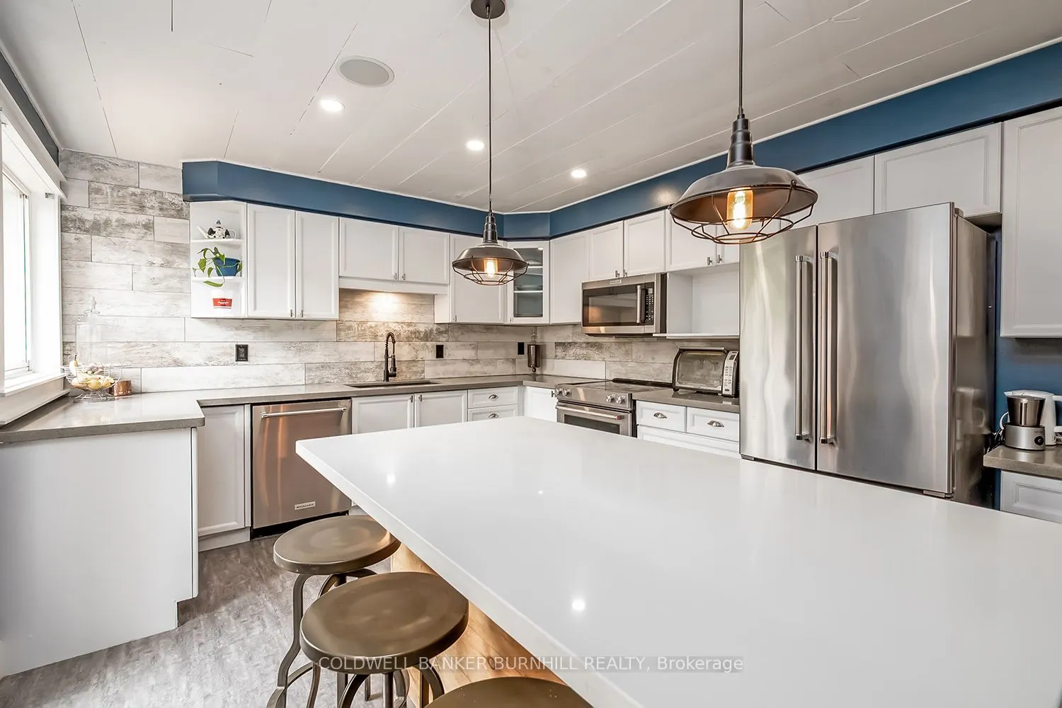 2214 KENNETH Crescent