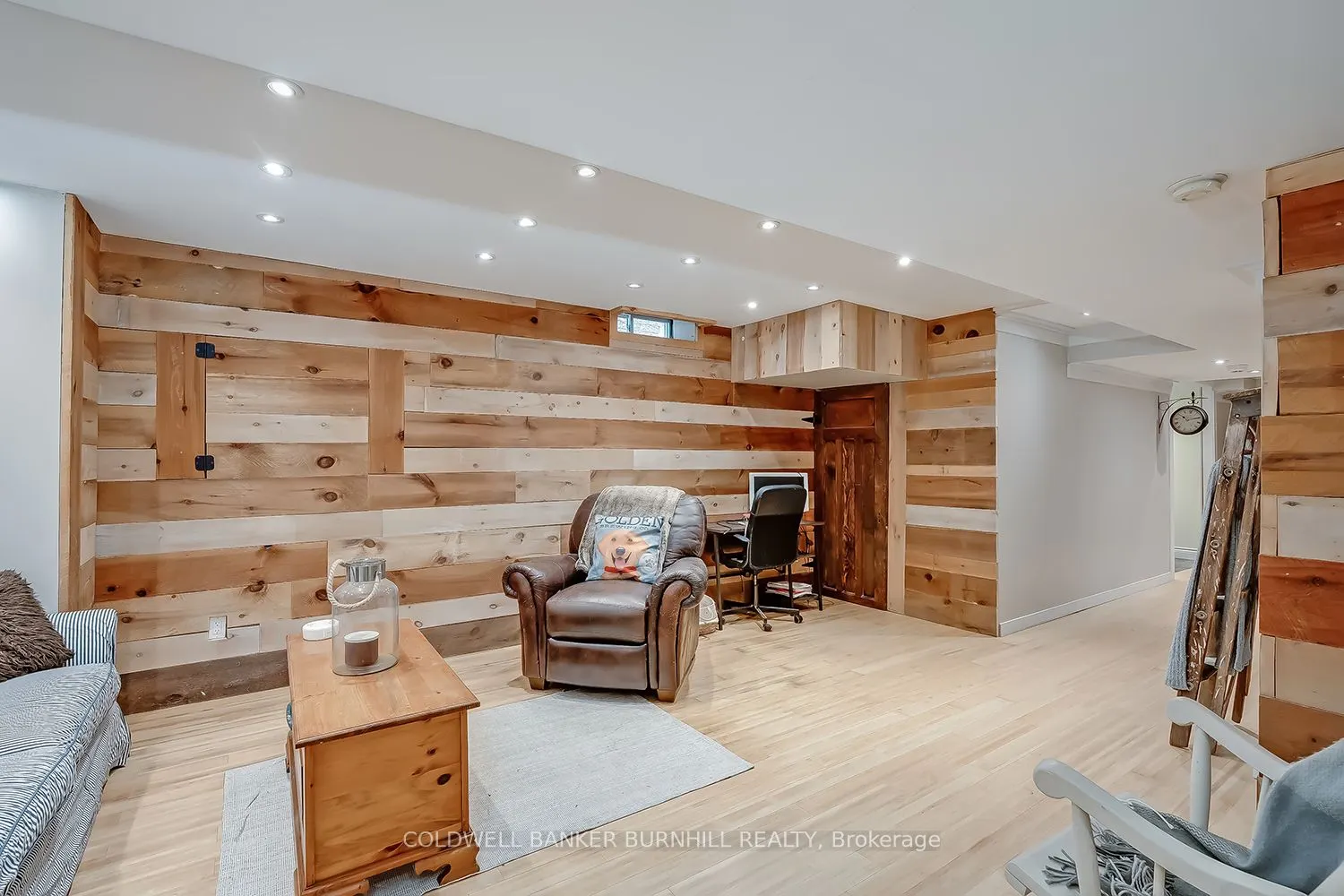 2214 KENNETH Crescent