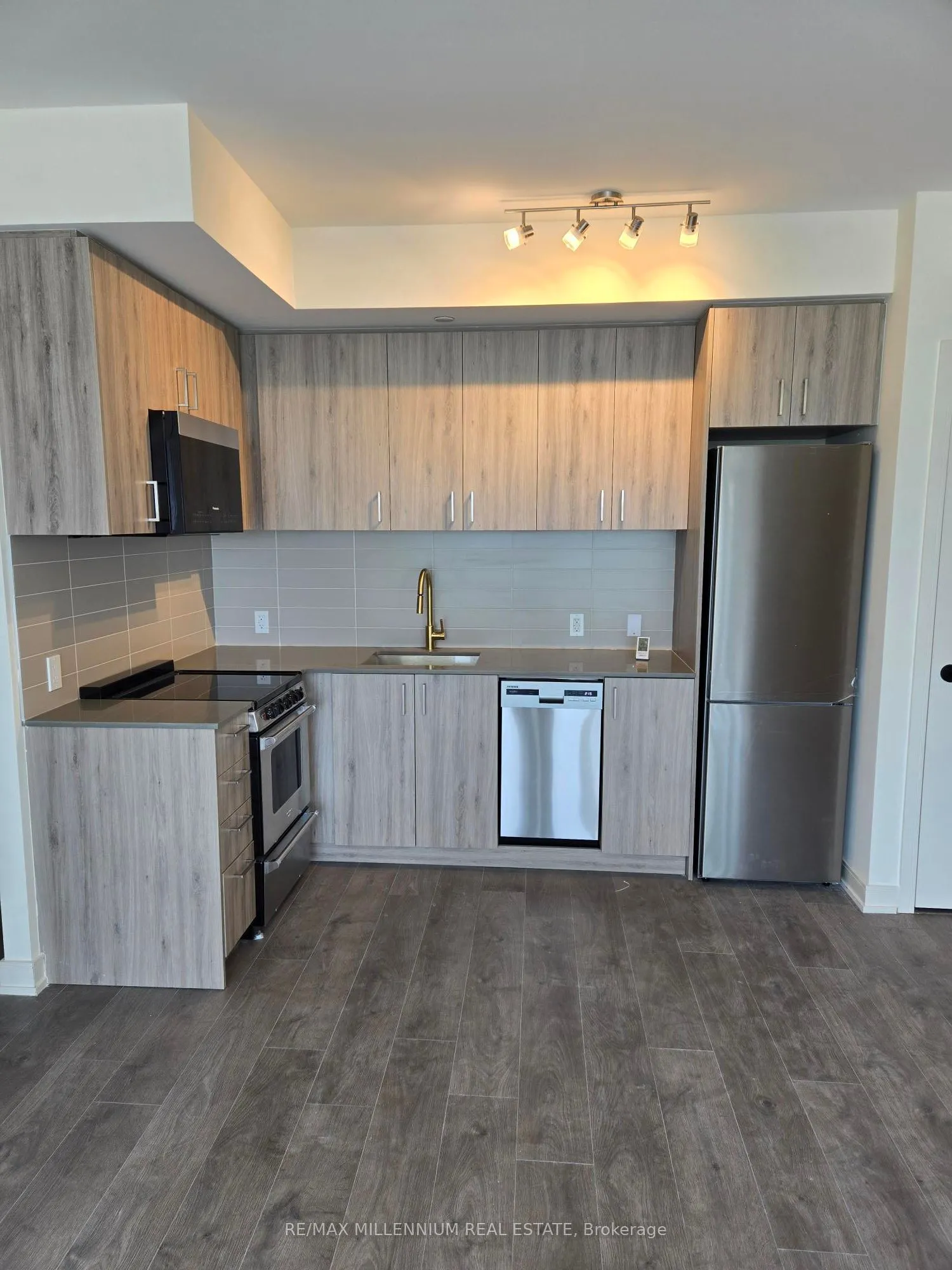 8010 Derry Road, #407
