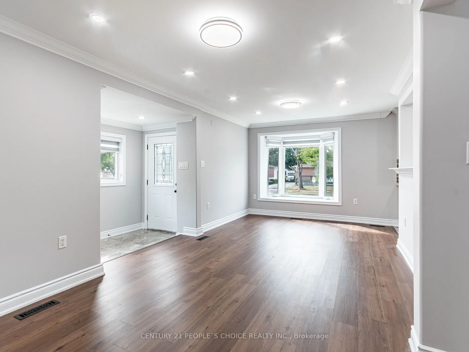 35 Farr Avenue