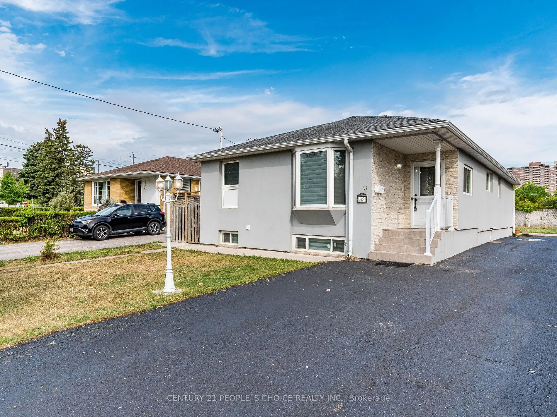 35 Farr Avenue