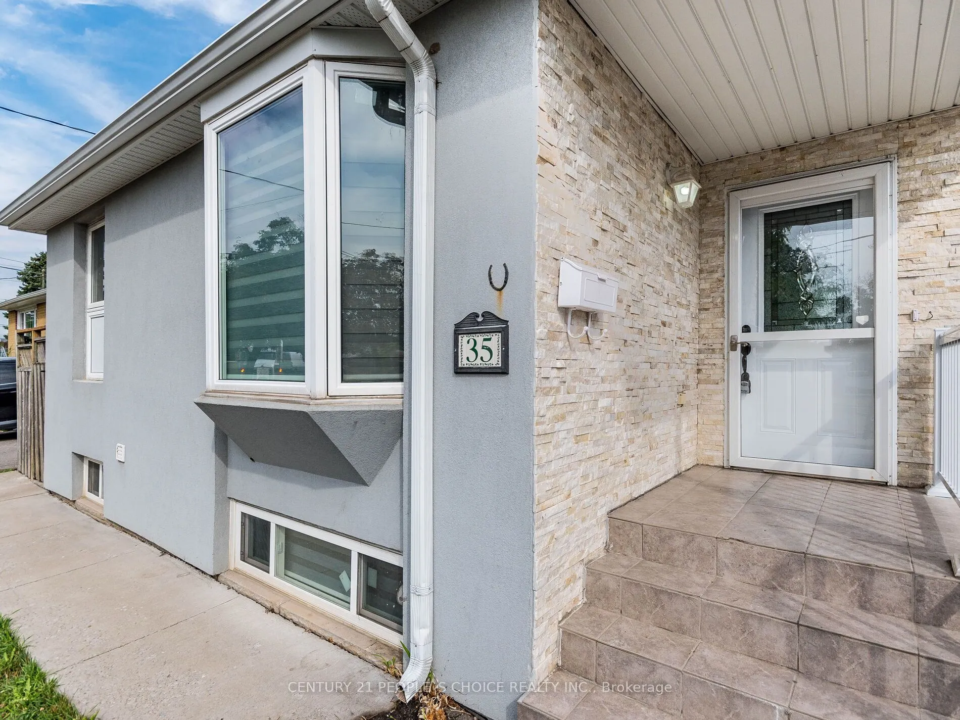 35 Farr Avenue