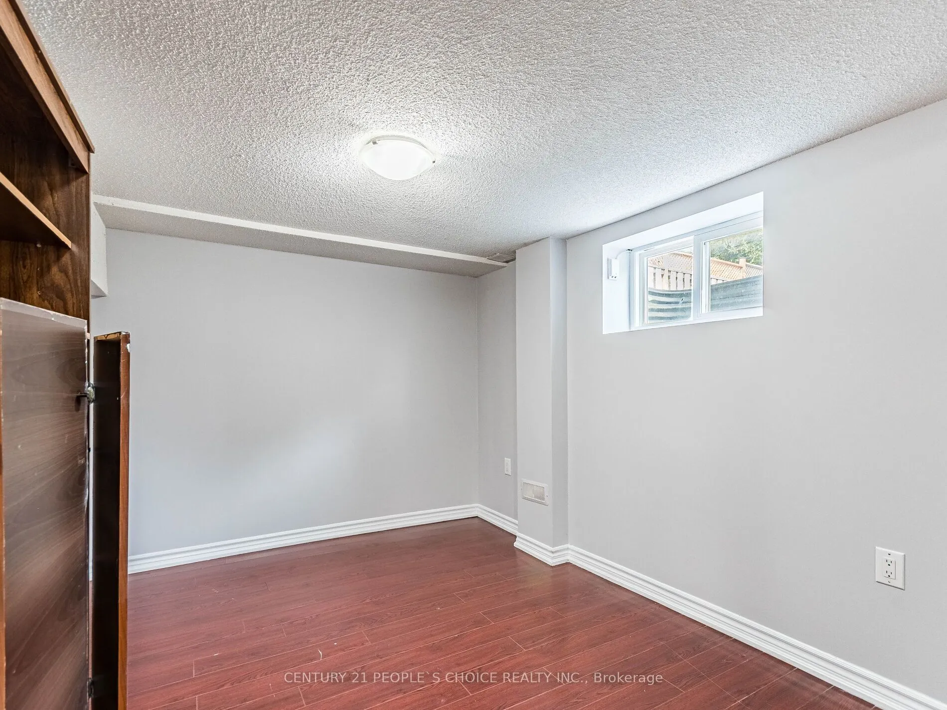 35 Farr Avenue
