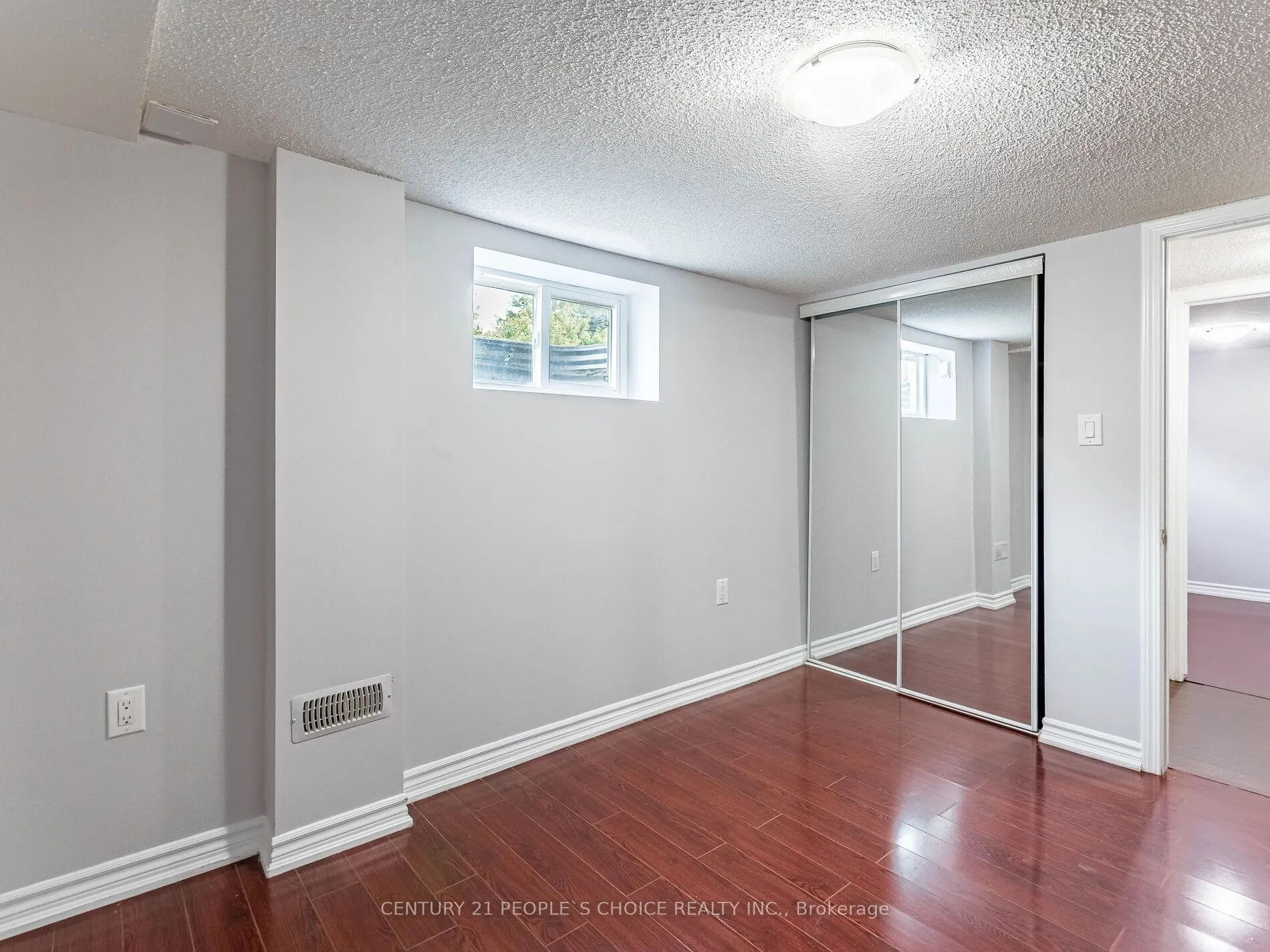 35 Farr Avenue
