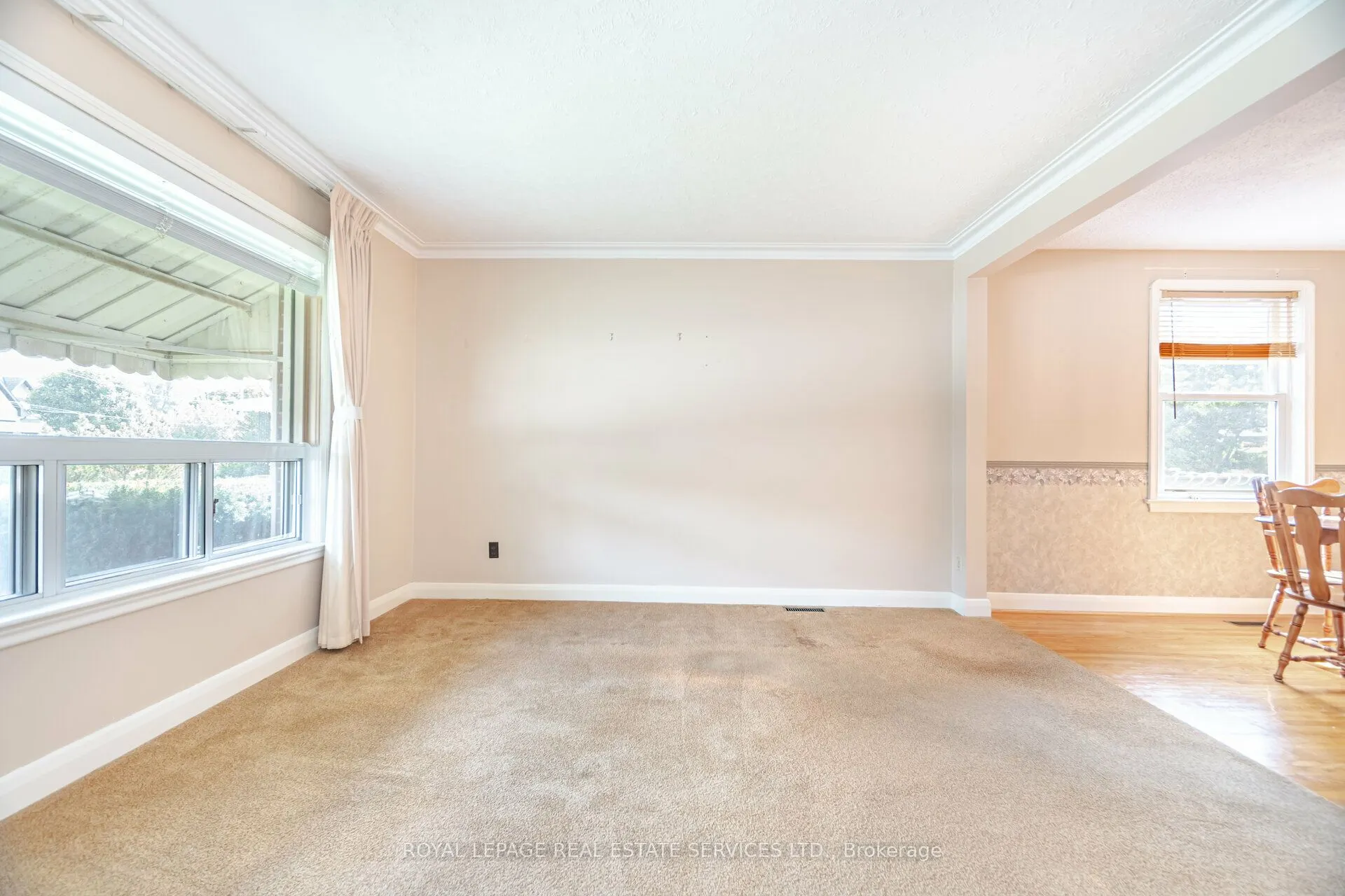 44 Maple Avenue N