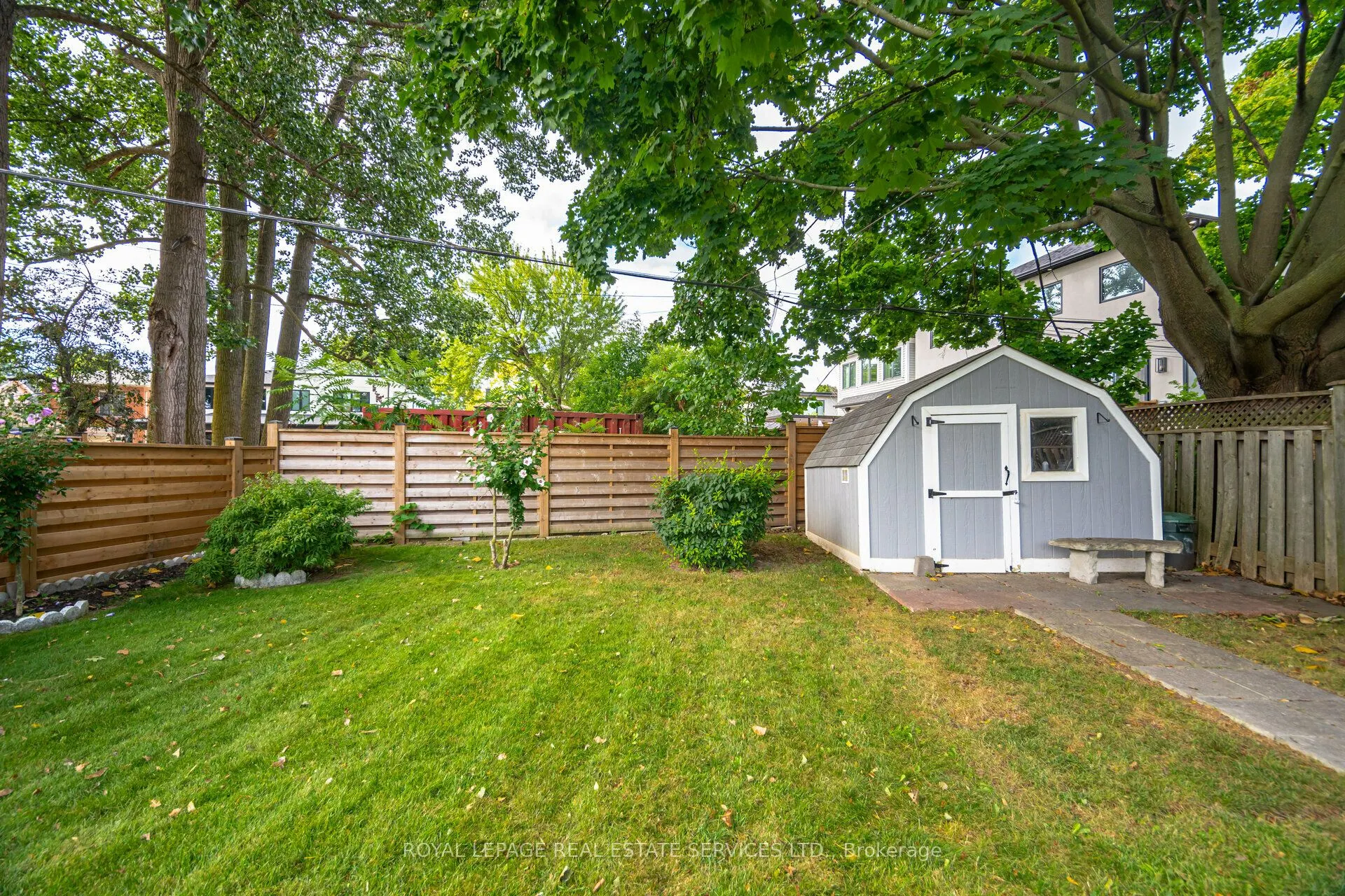 44 Maple Avenue N