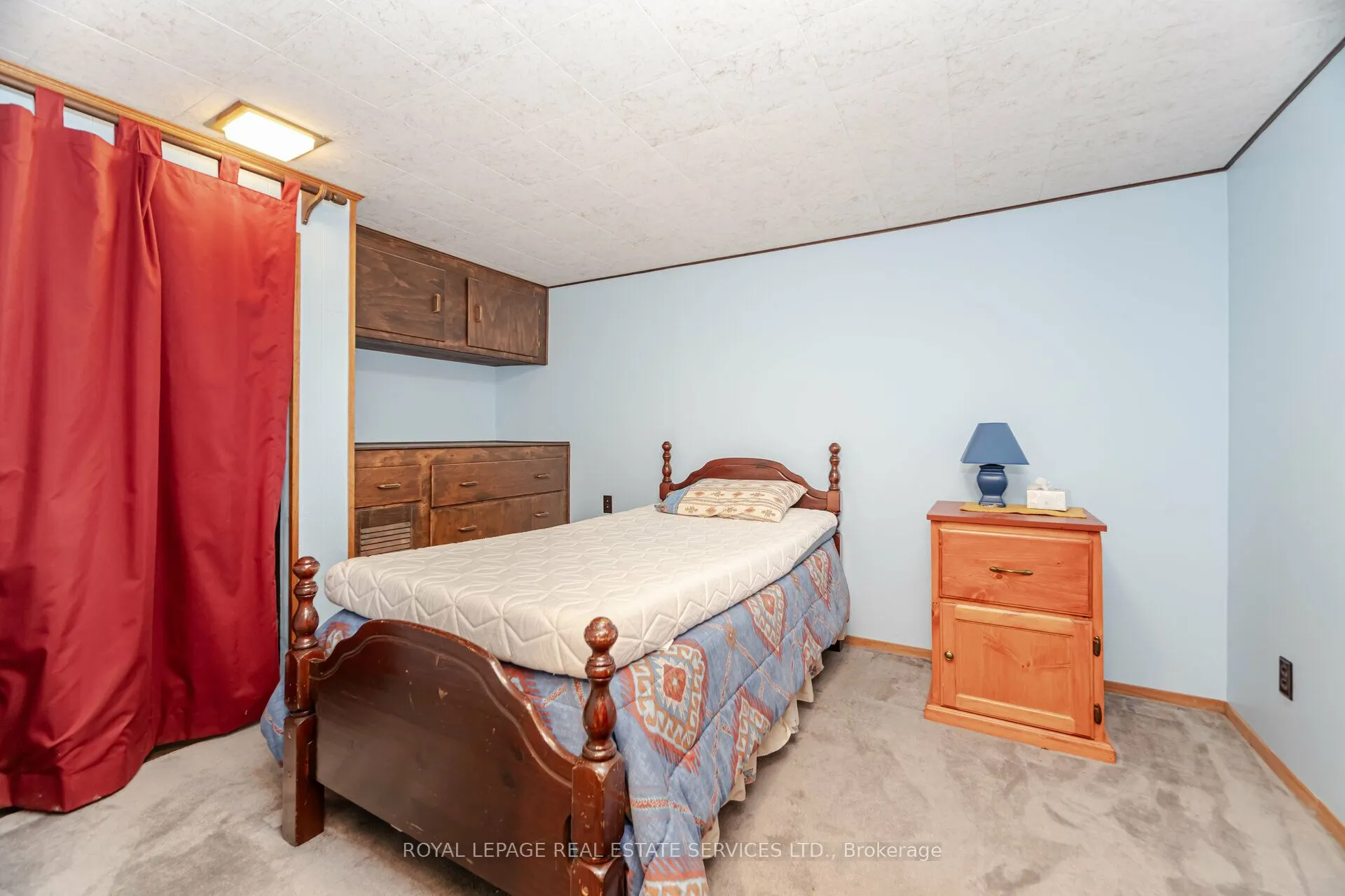 44 Maple Avenue N