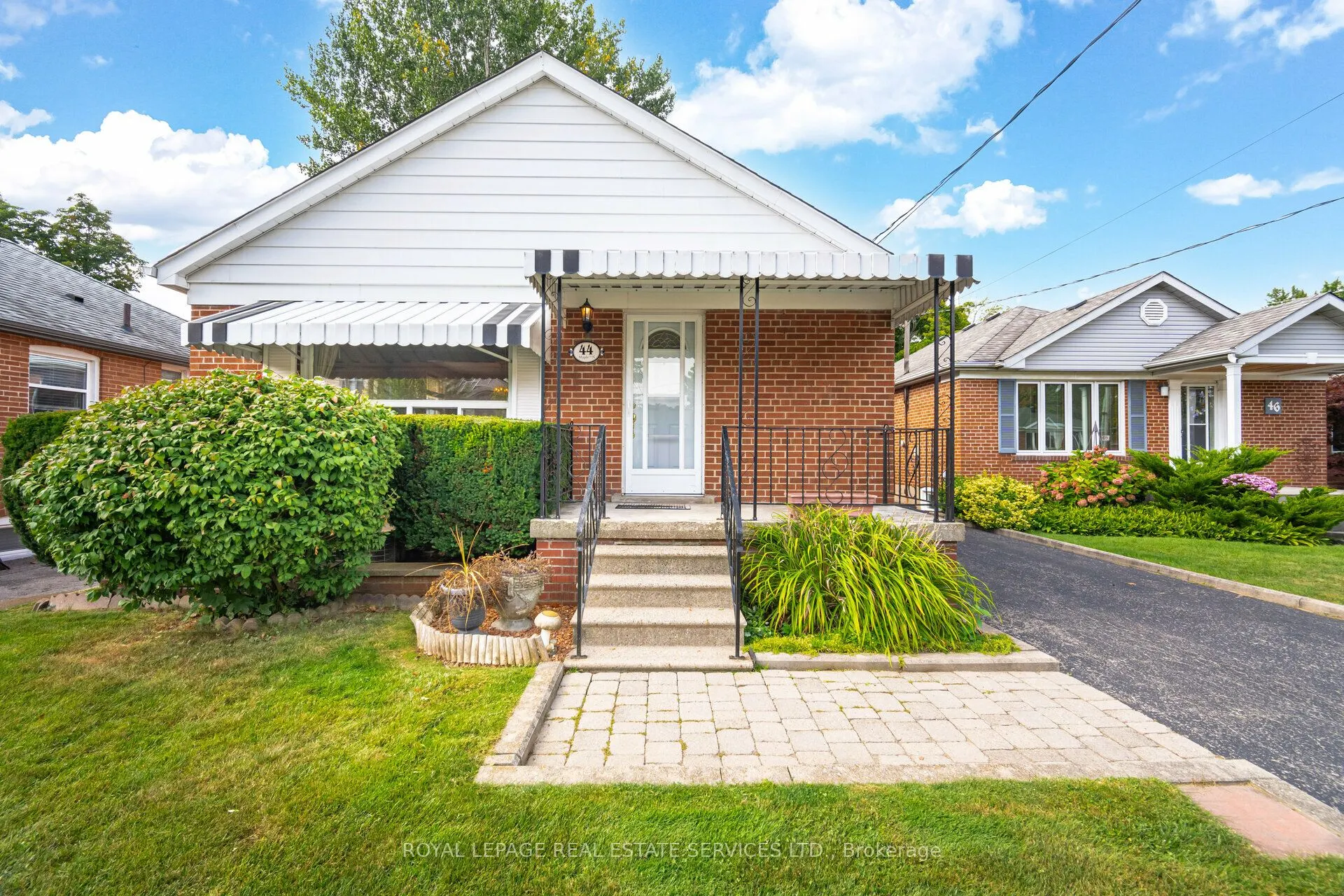 44 Maple Avenue N