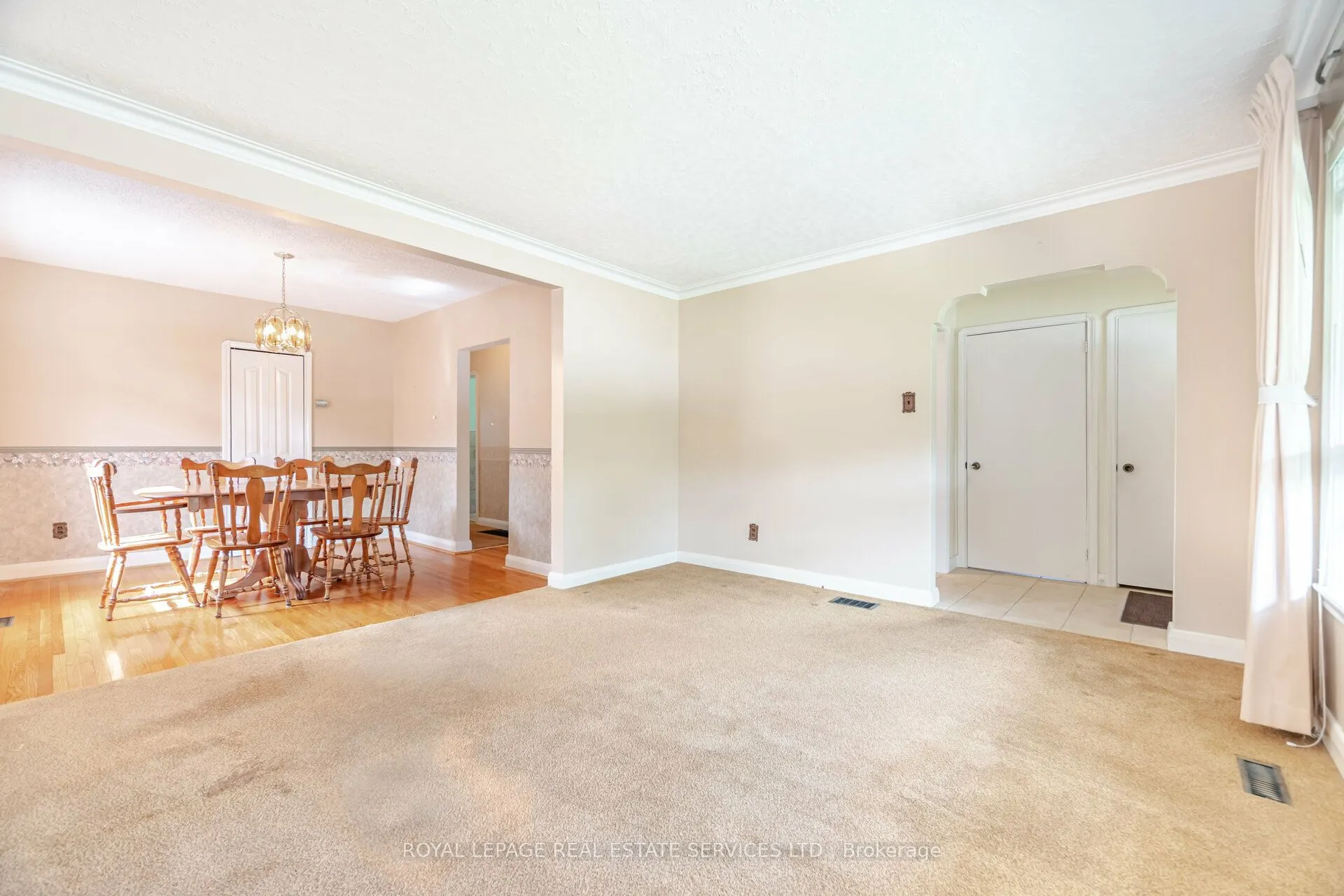 44 Maple Avenue N