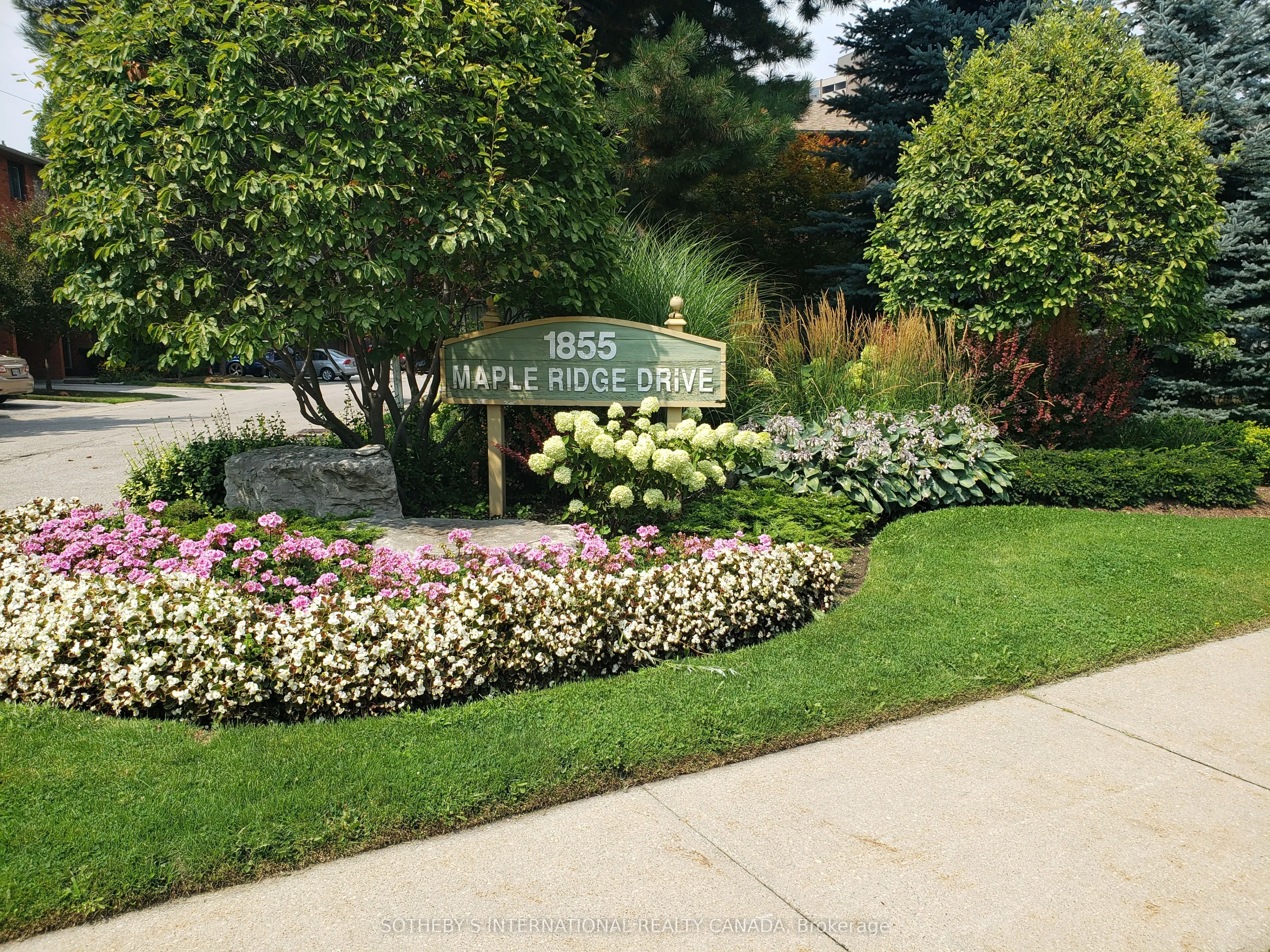 1855 Maple Ridge Drive, #15