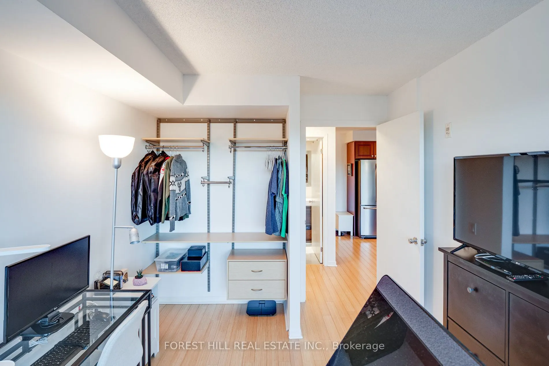 1040 The Queensway Avenue, #301
