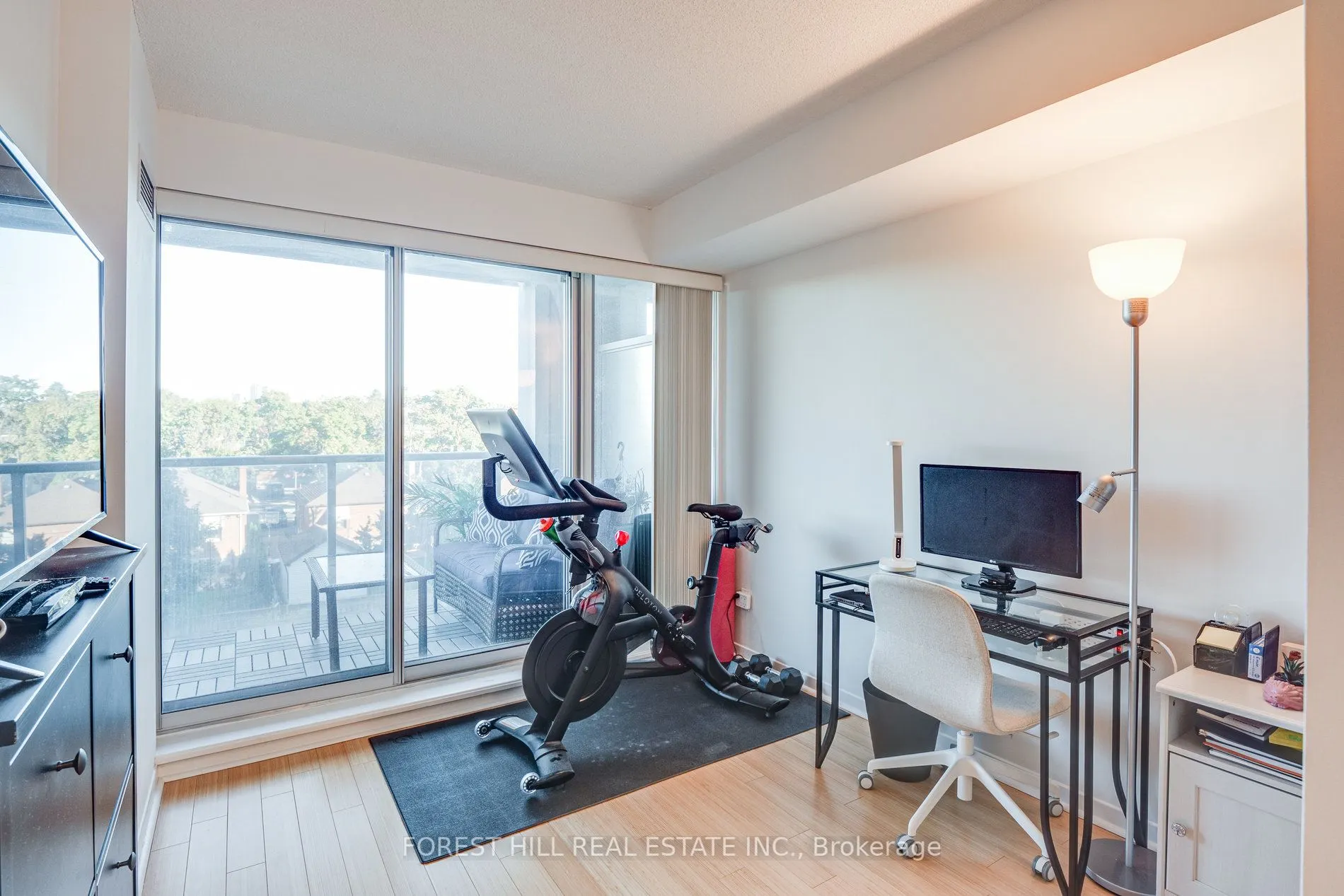 1040 The Queensway Avenue, #301