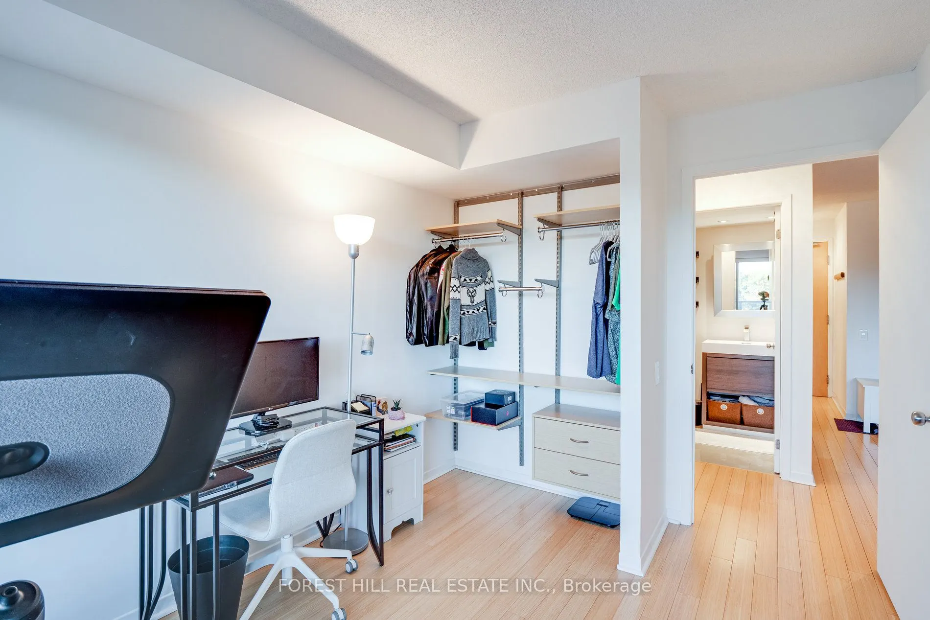 1040 The Queensway Avenue, #301