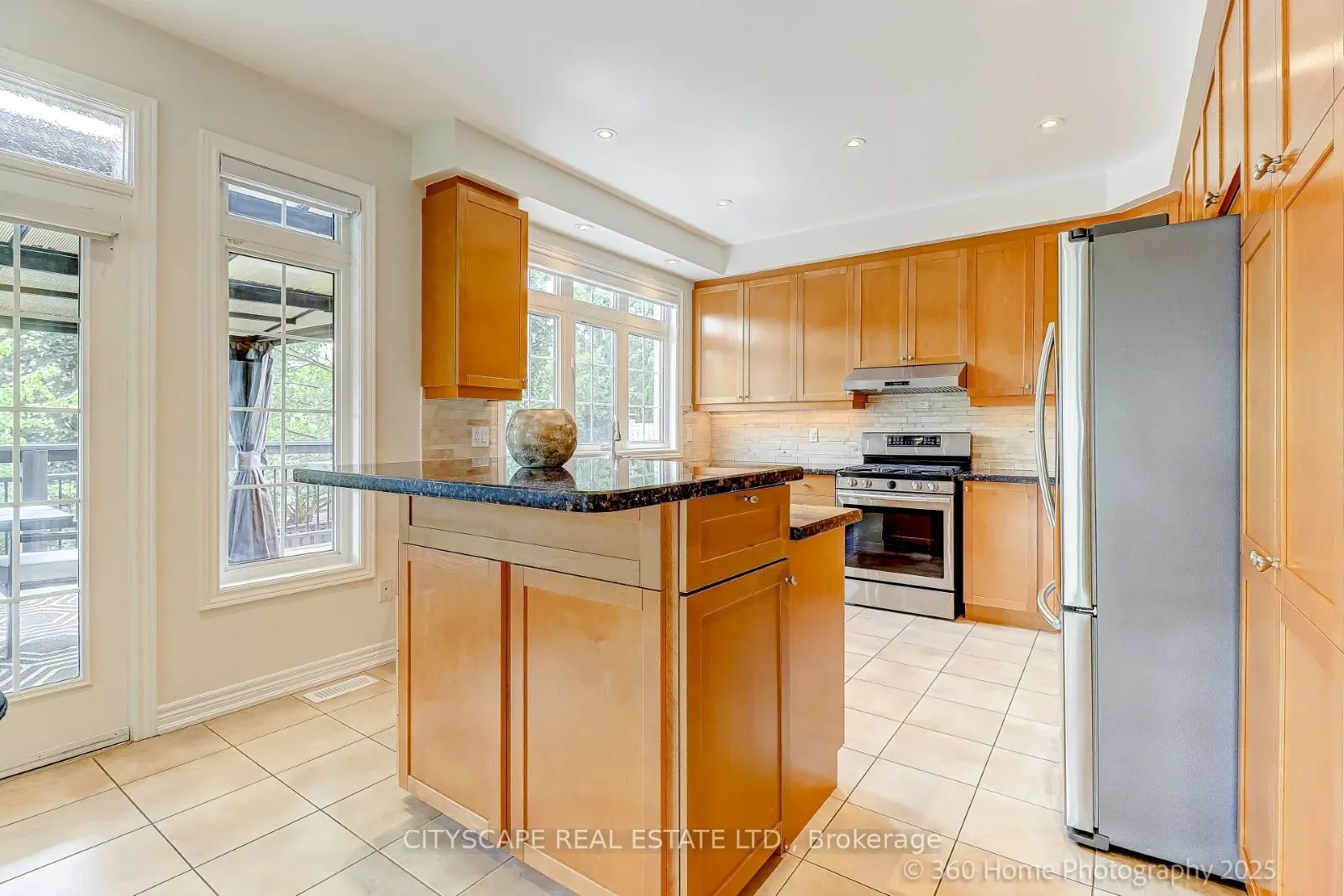4 Hellyer Avenue