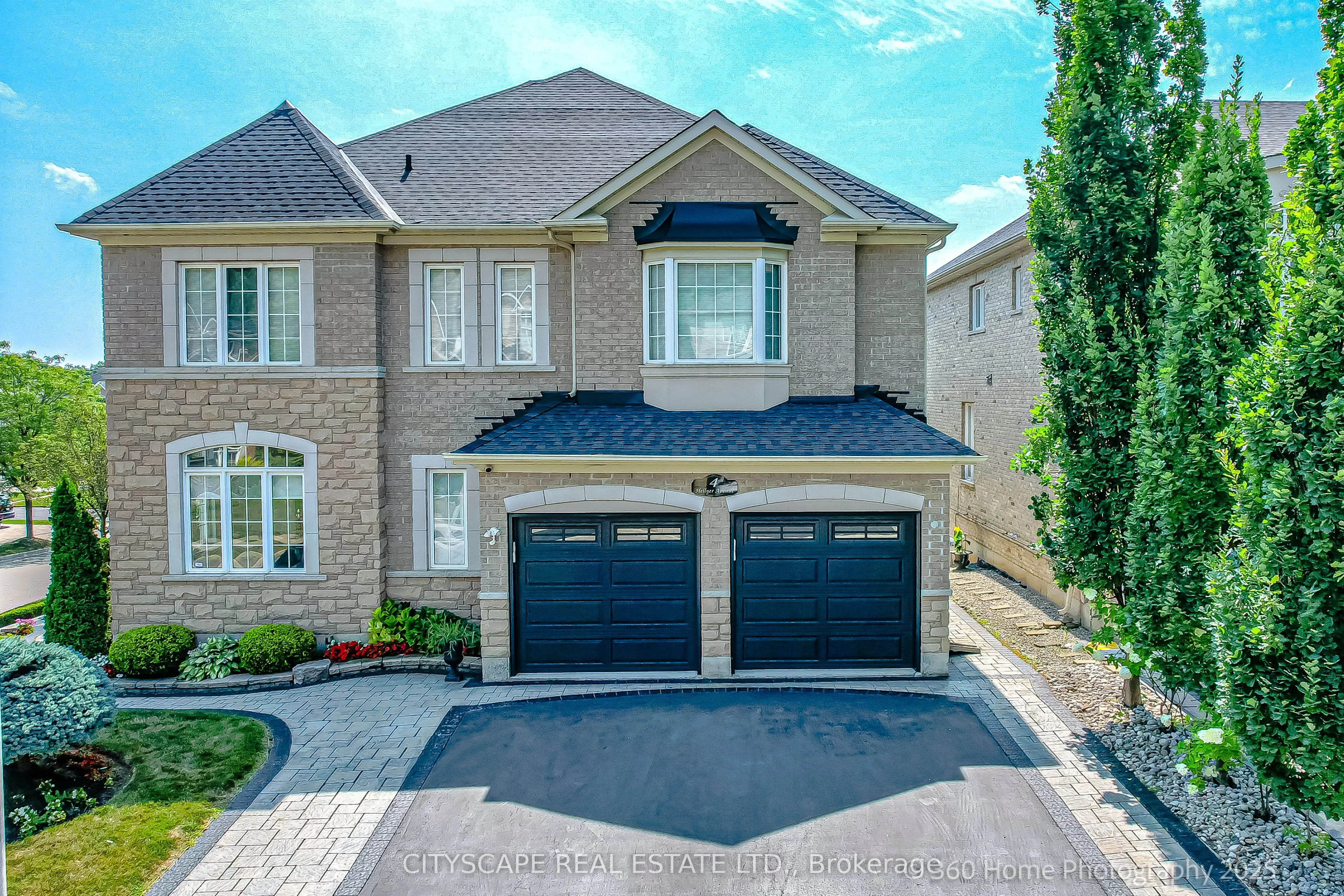 4 Hellyer Avenue