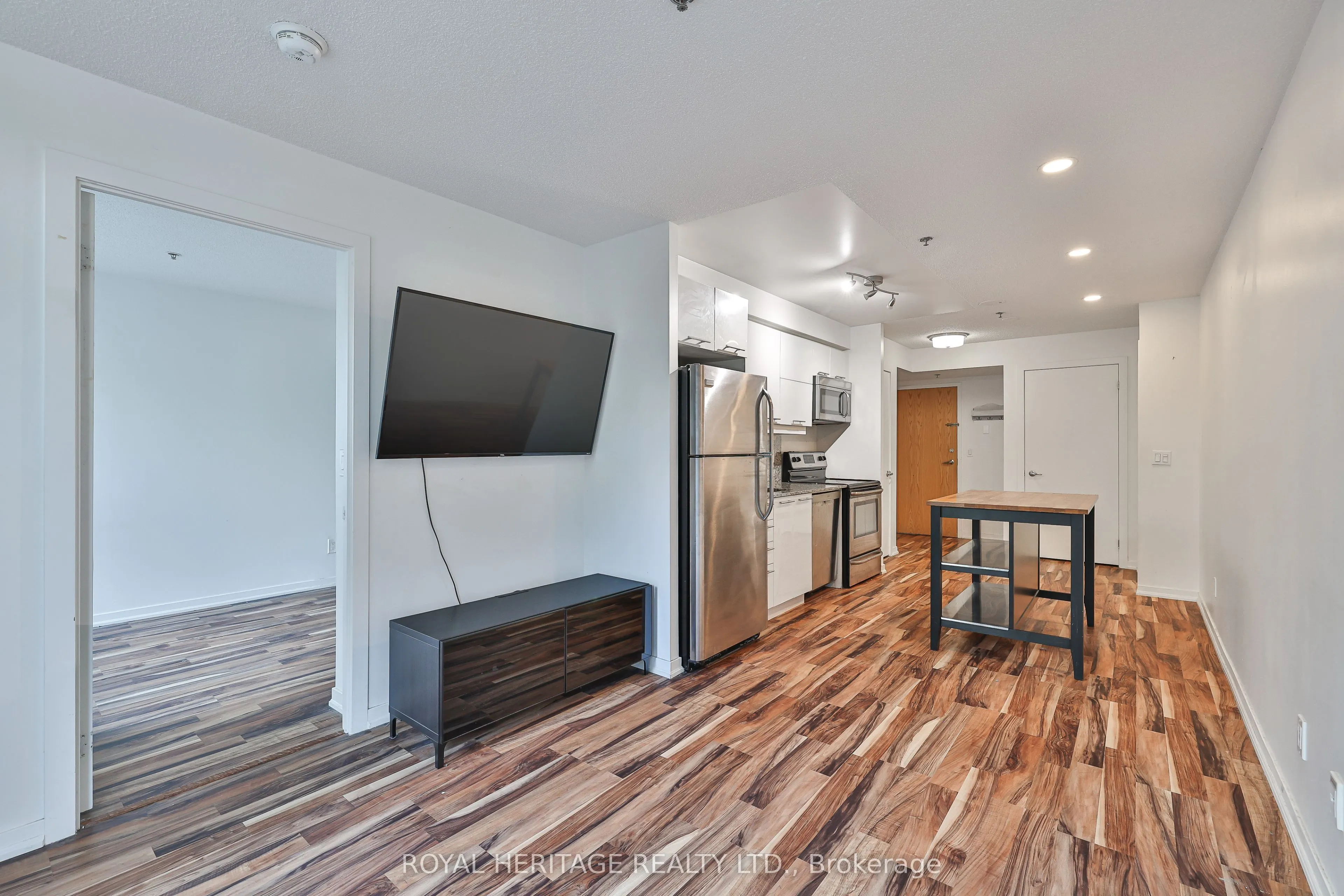 38 Joe Shuster Way, #104