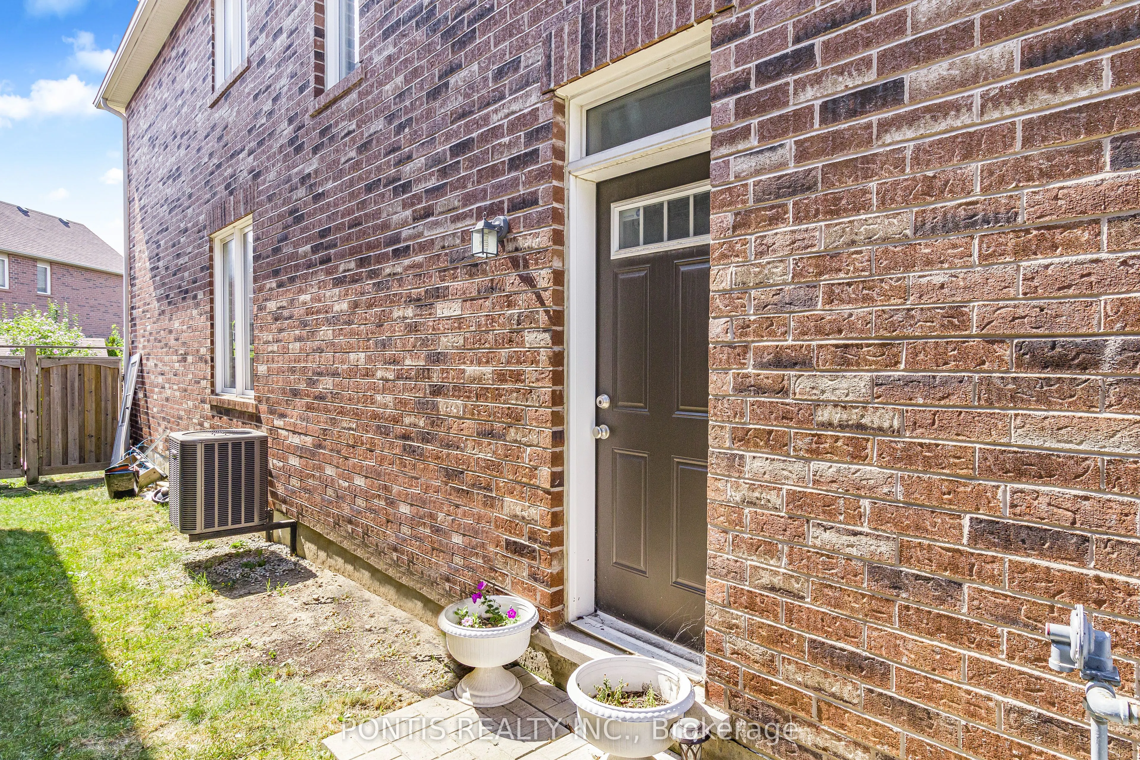 25 FRANCIS LUNDY Street
