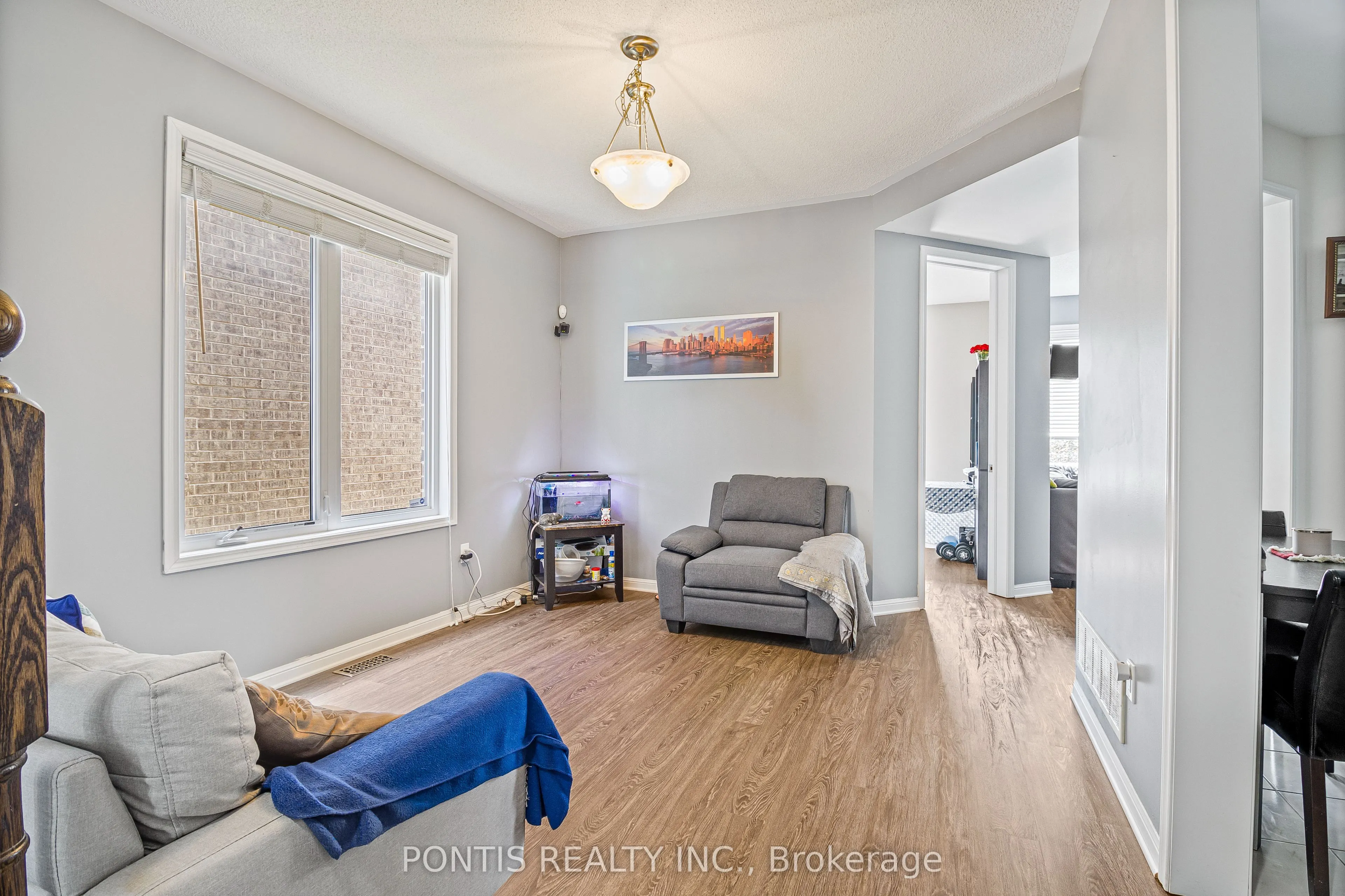 25 FRANCIS LUNDY Street