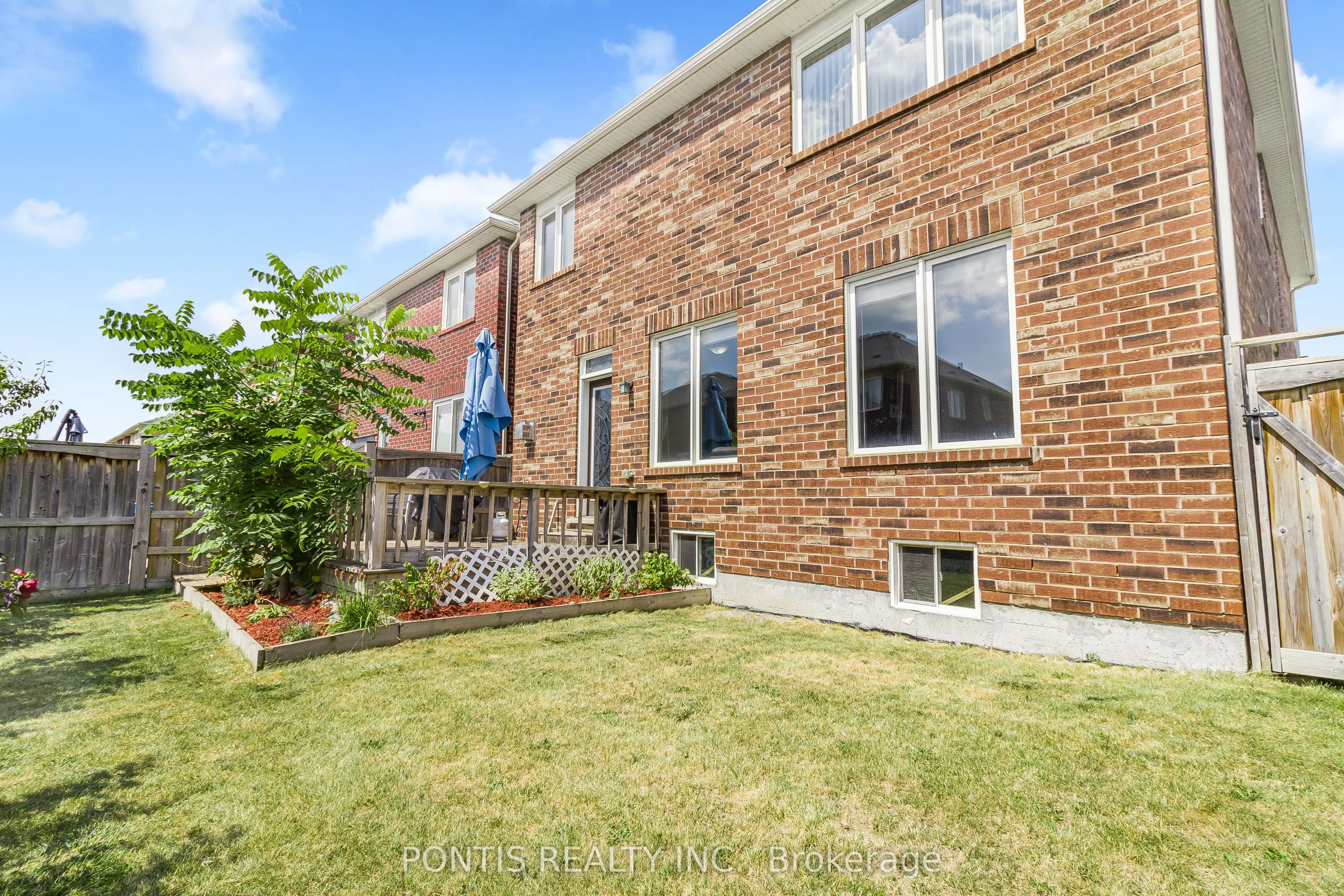 25 FRANCIS LUNDY Street