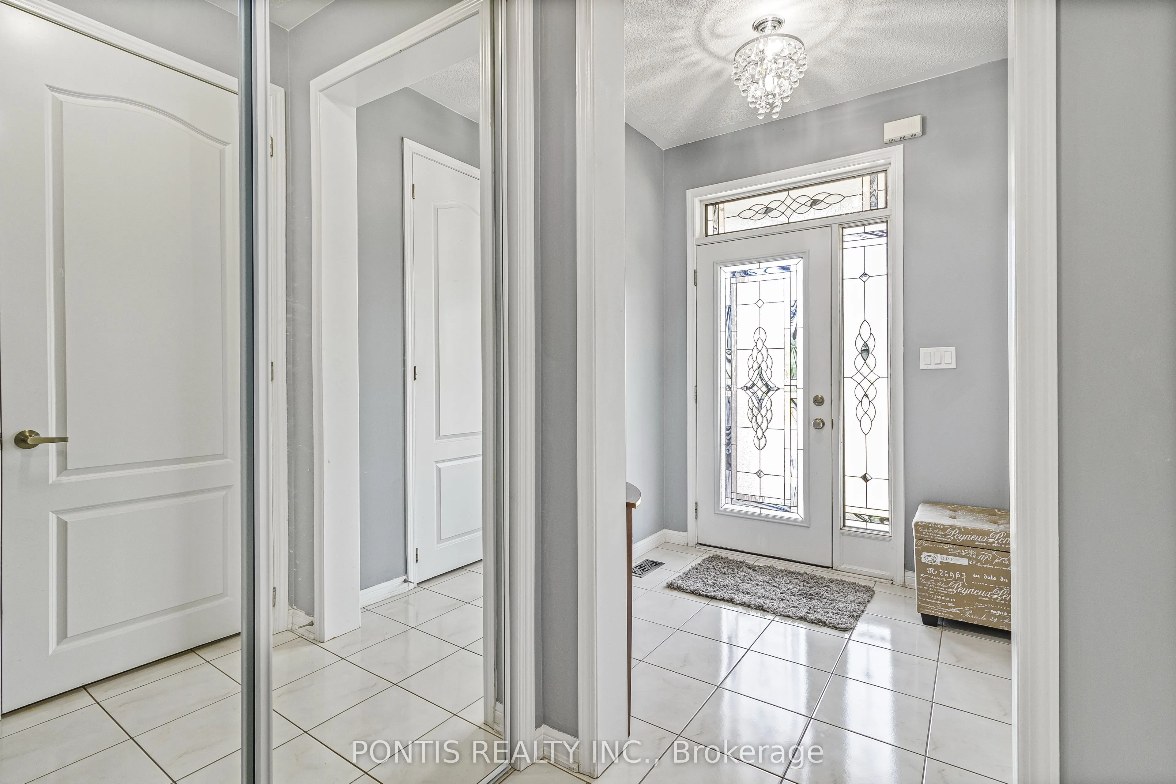 25 FRANCIS LUNDY Street