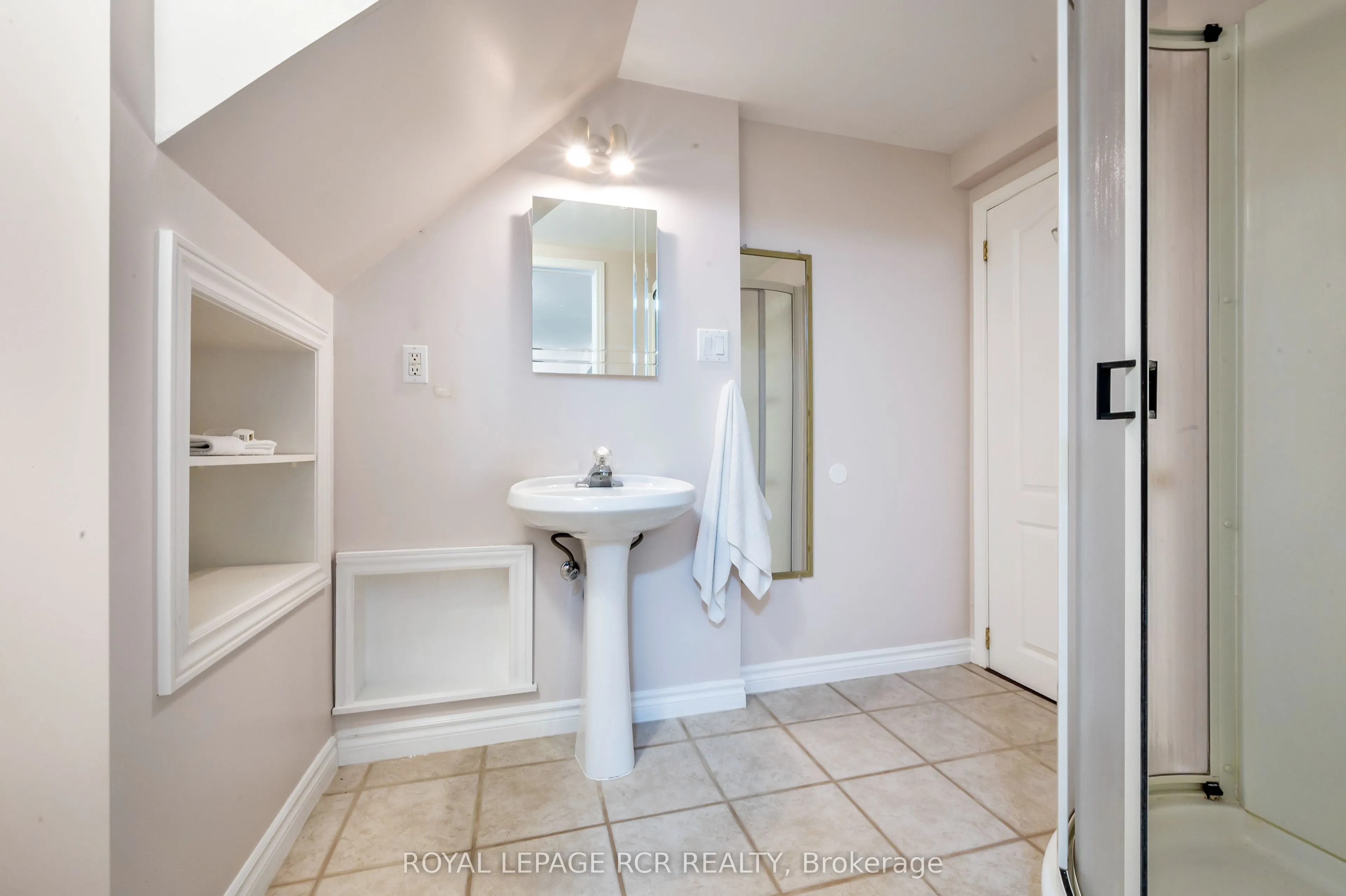 25 Banting Drive