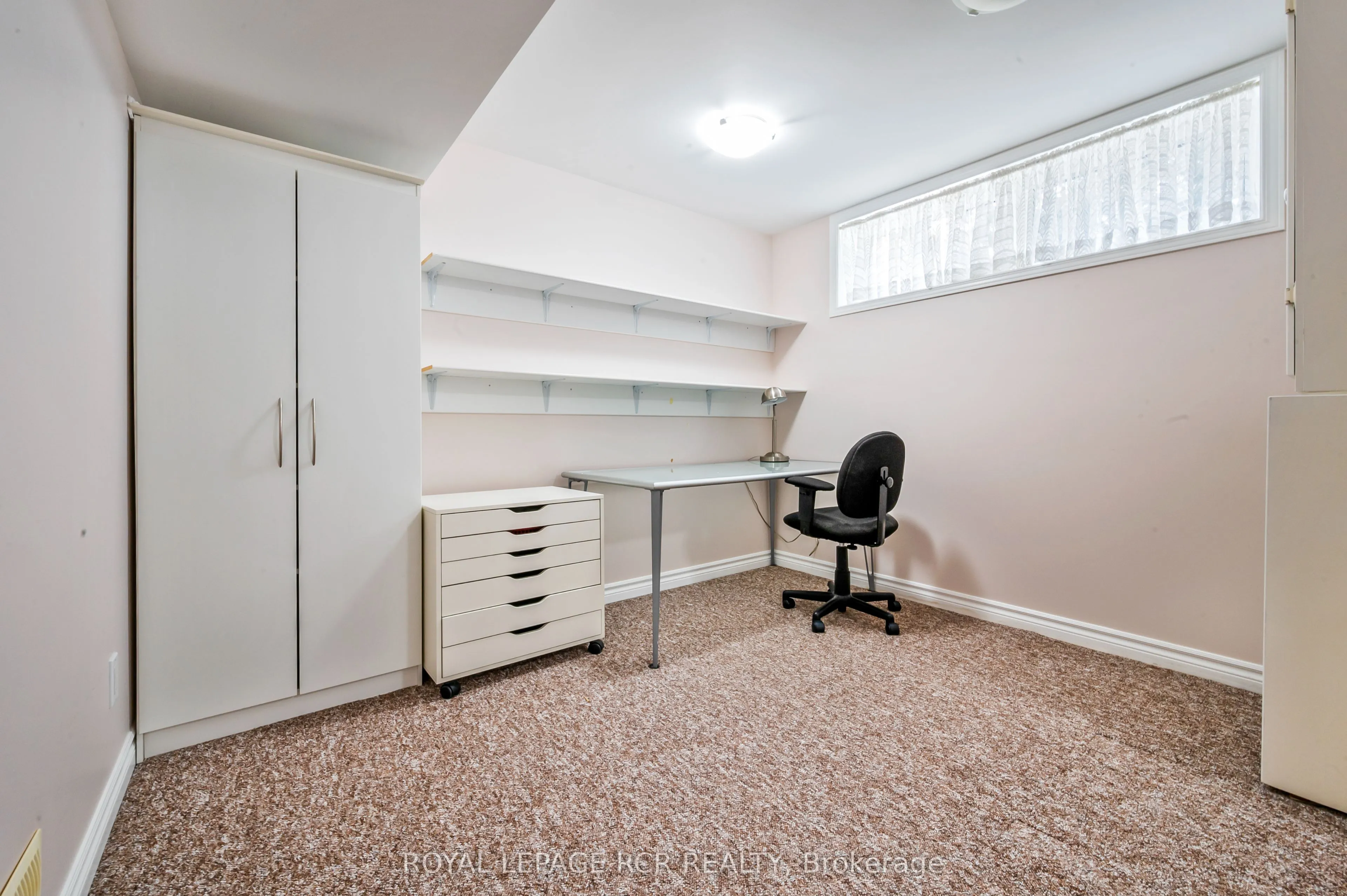 25 Banting Drive