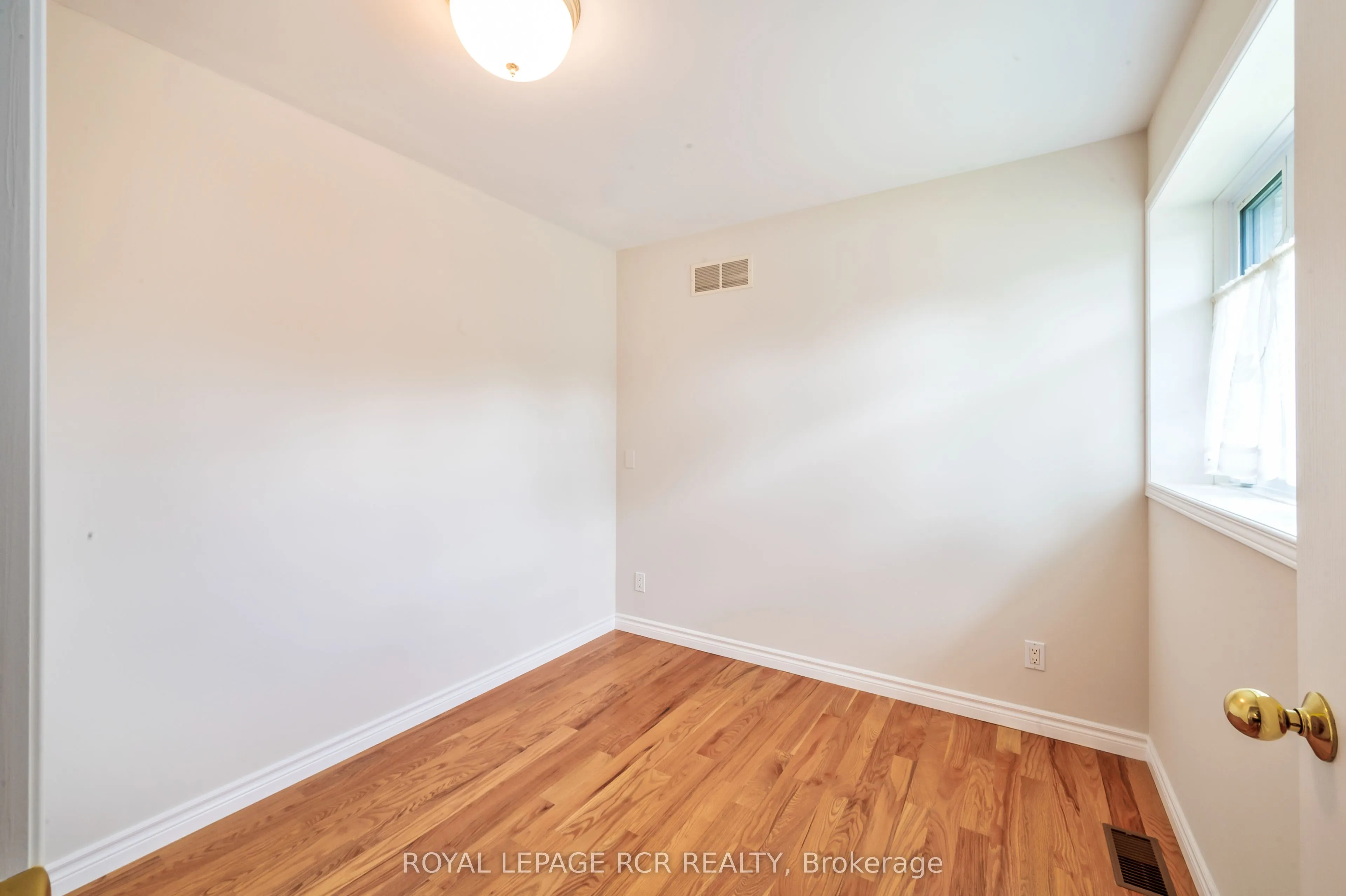 25 Banting Drive