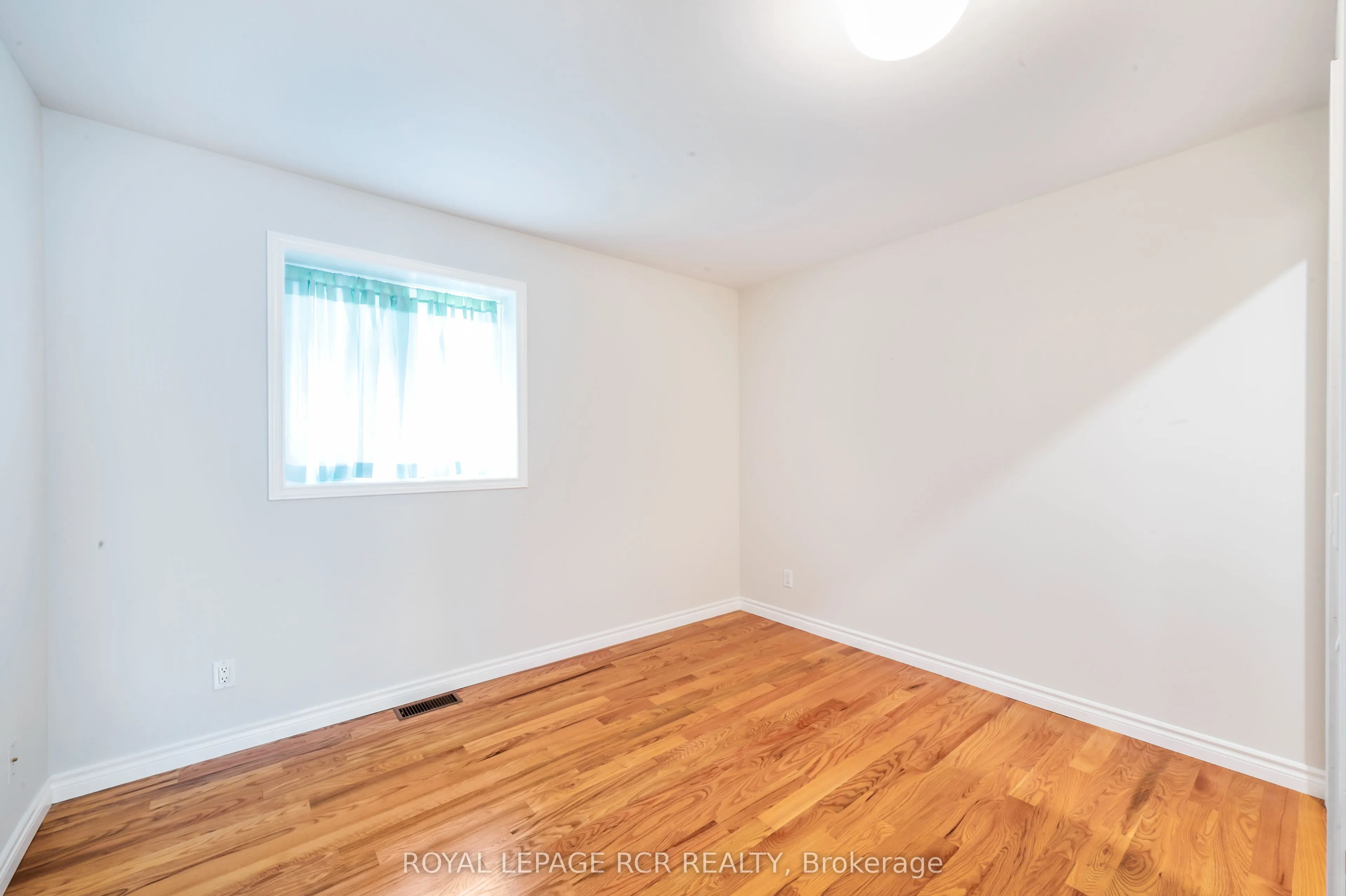 25 Banting Drive