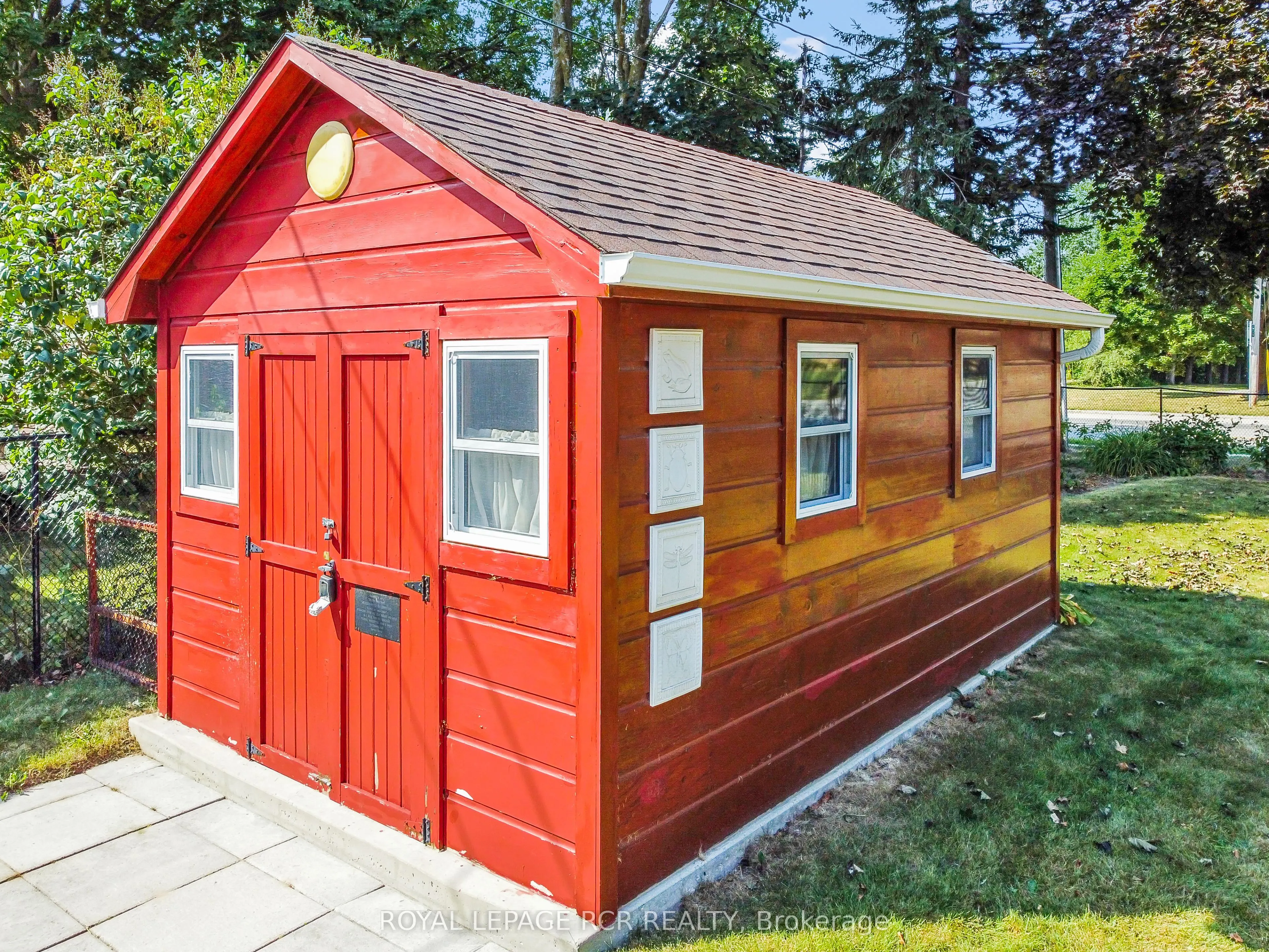 25 Banting Drive