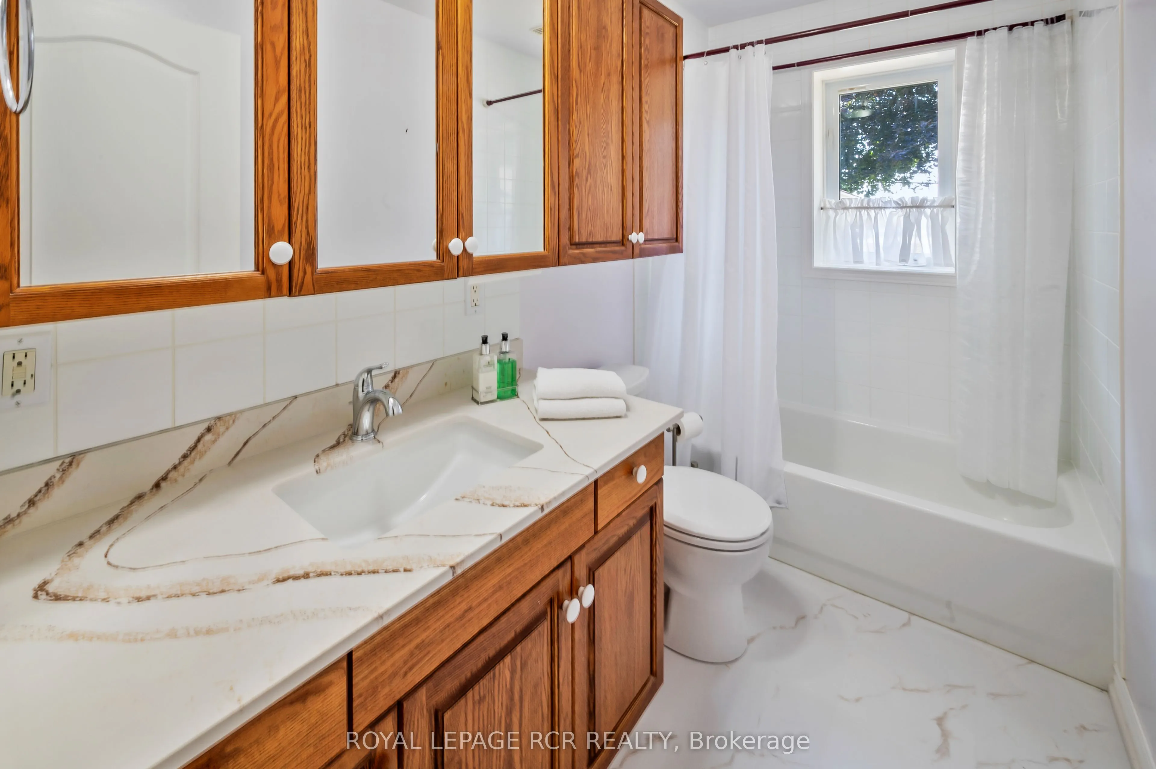 25 Banting Drive