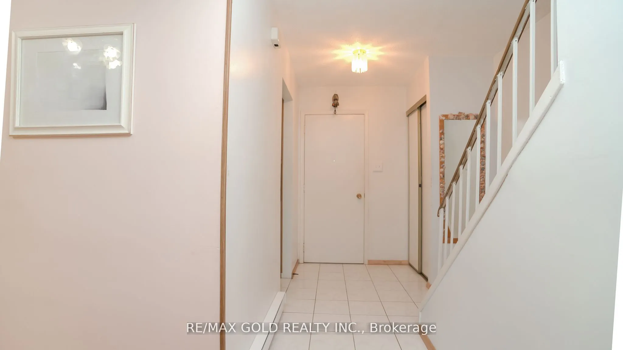 17 Greenhills Square