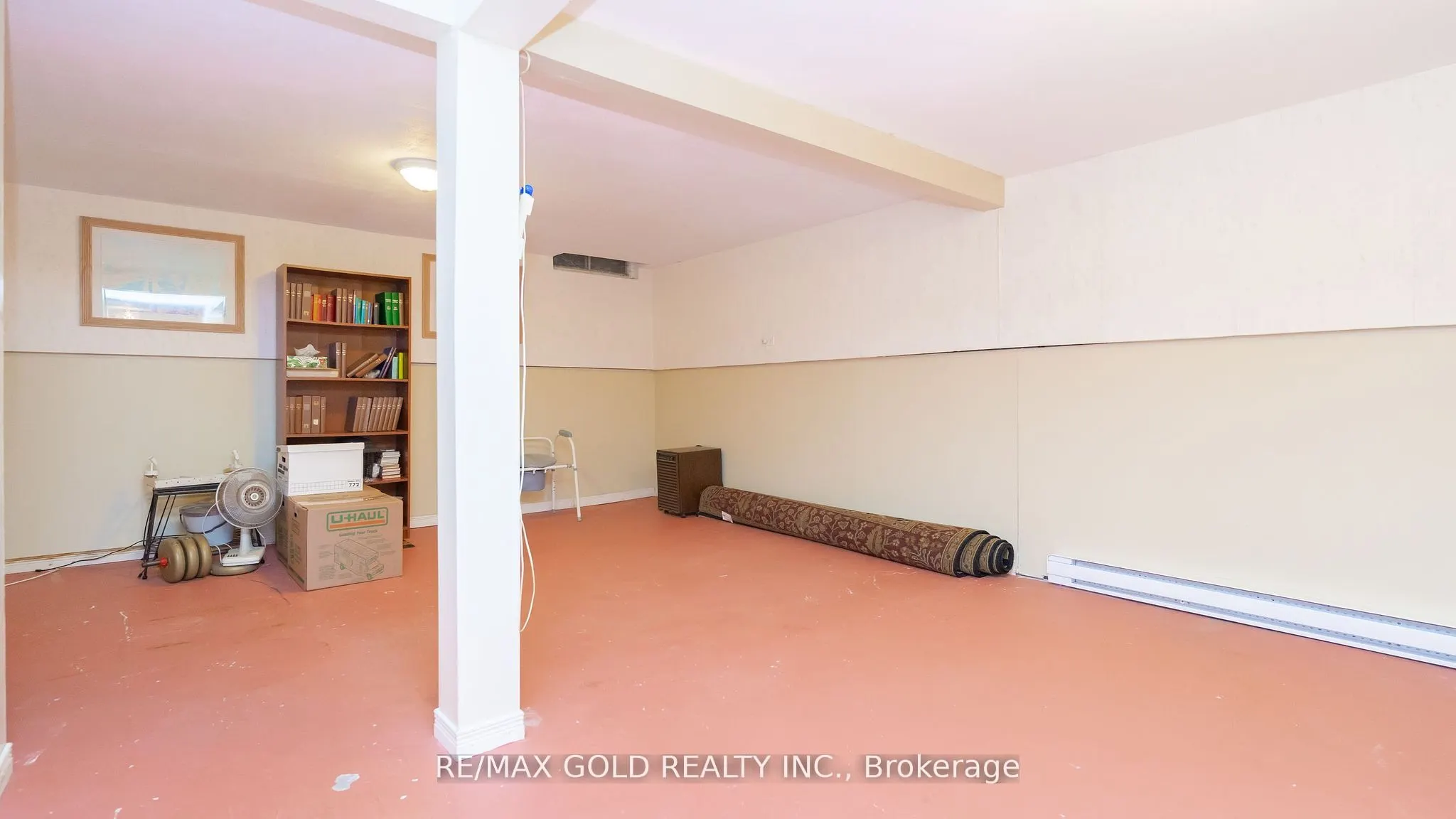 17 Greenhills Square