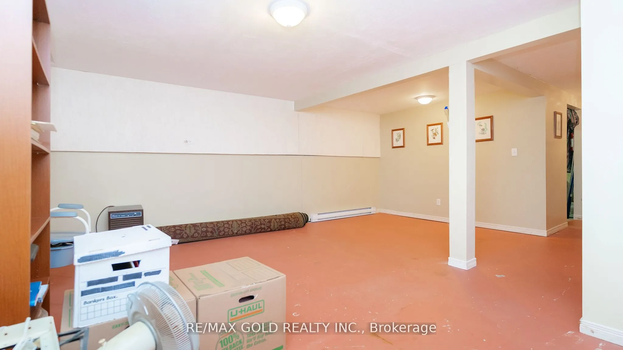 17 Greenhills Square