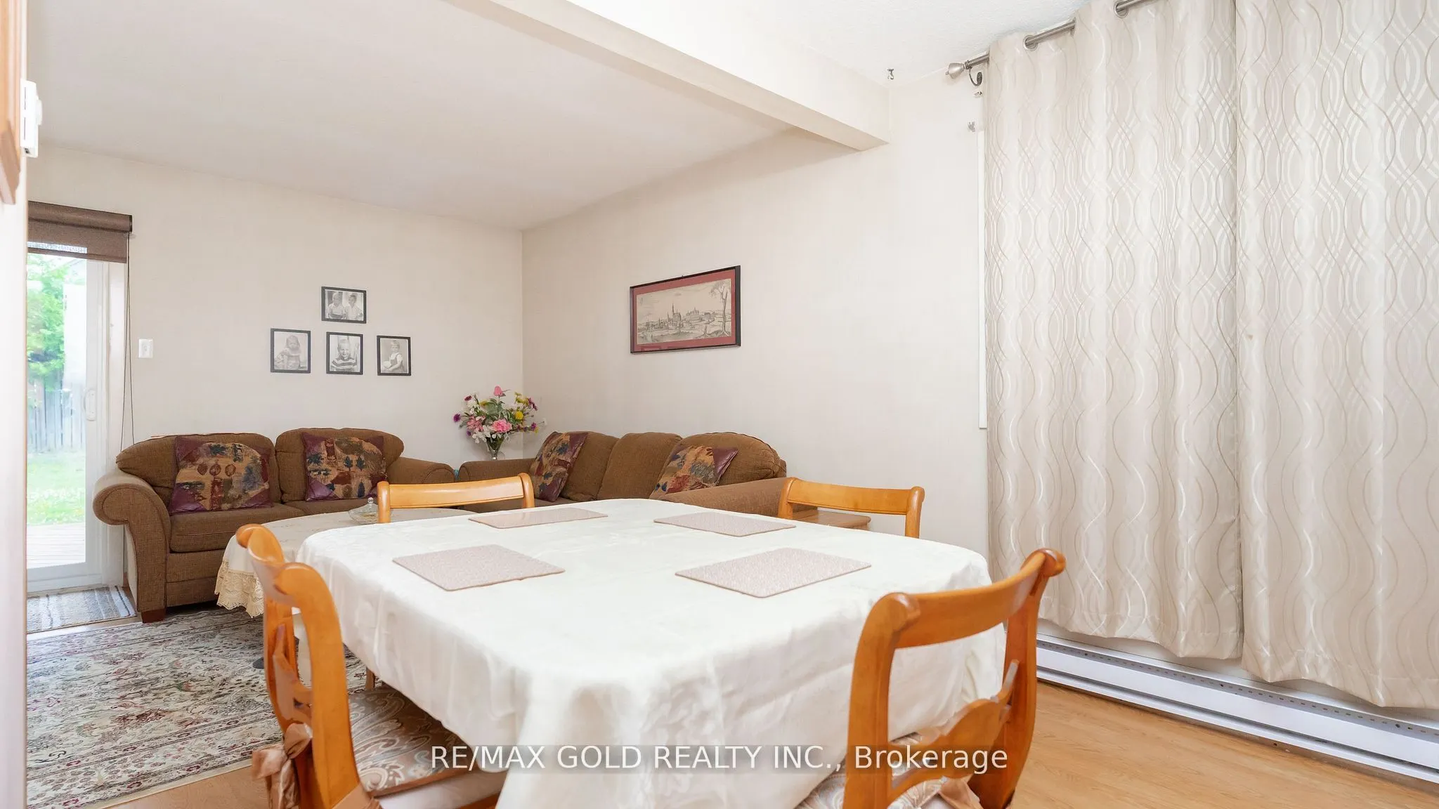 17 Greenhills Square