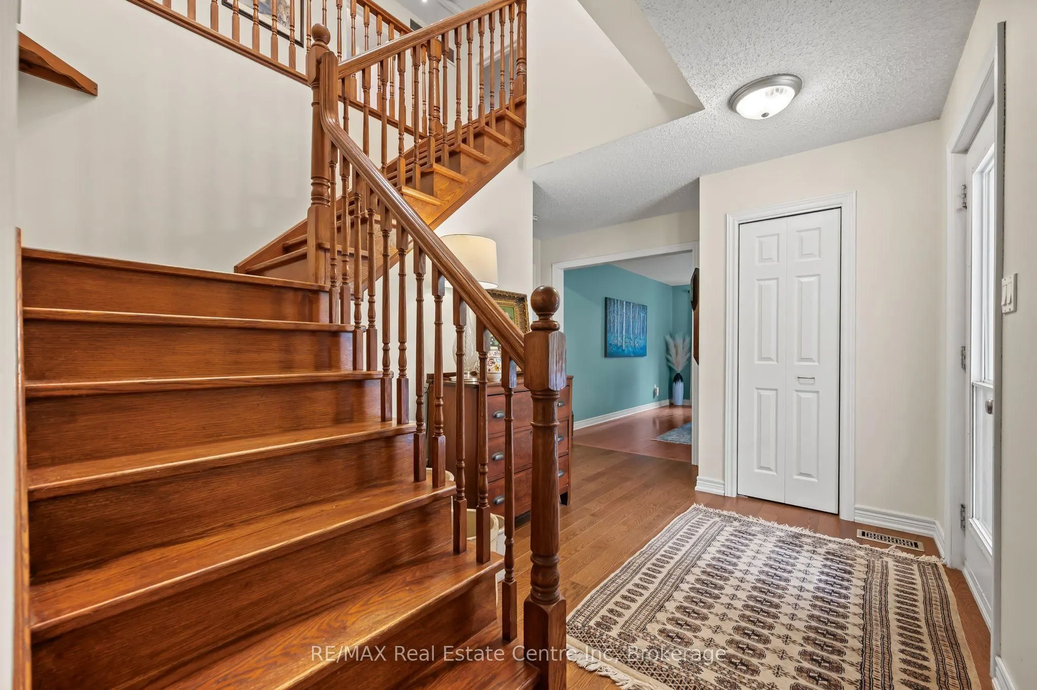 5120 Pineridge Drive
