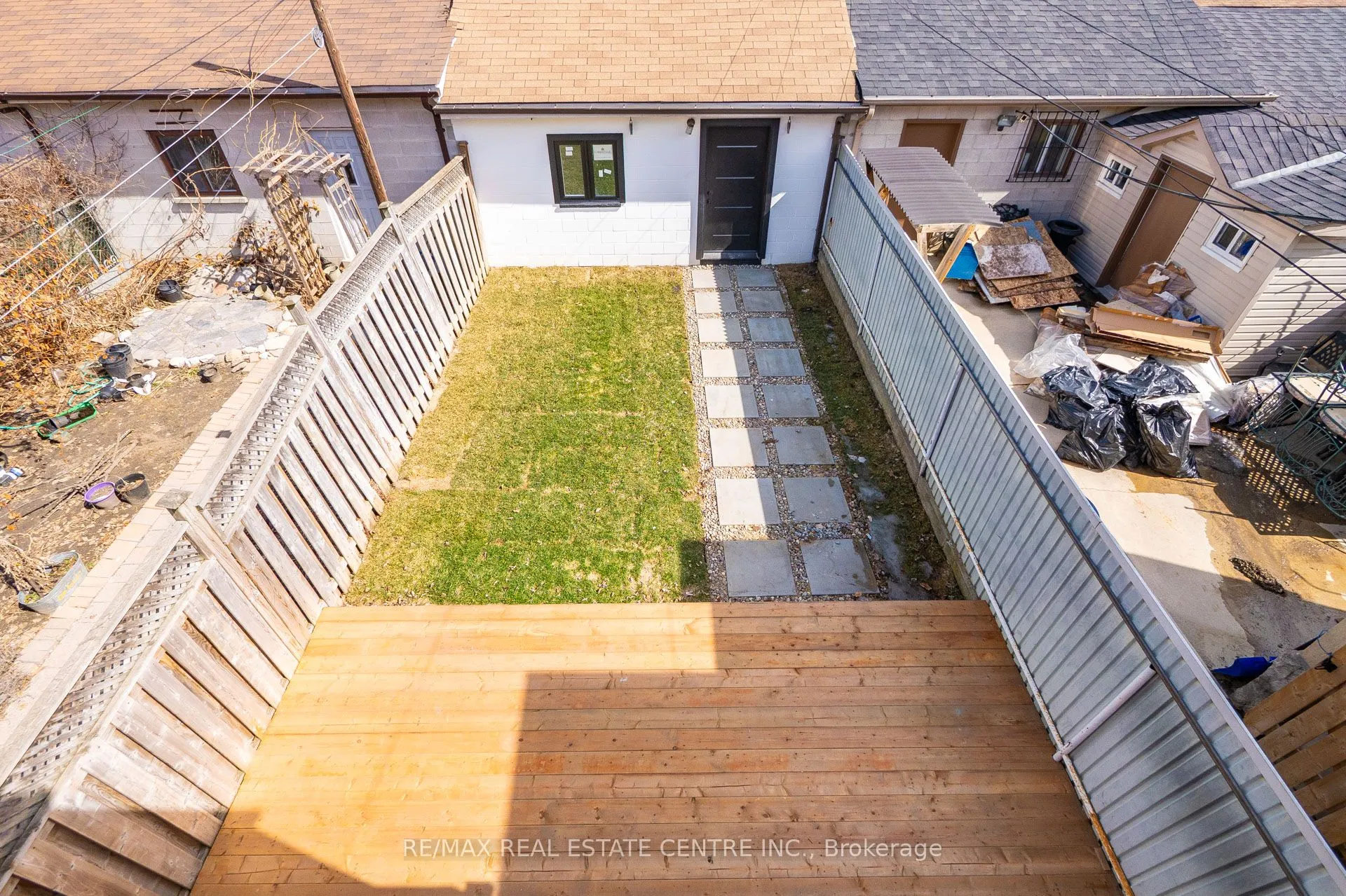 589 St Clarens Avenue