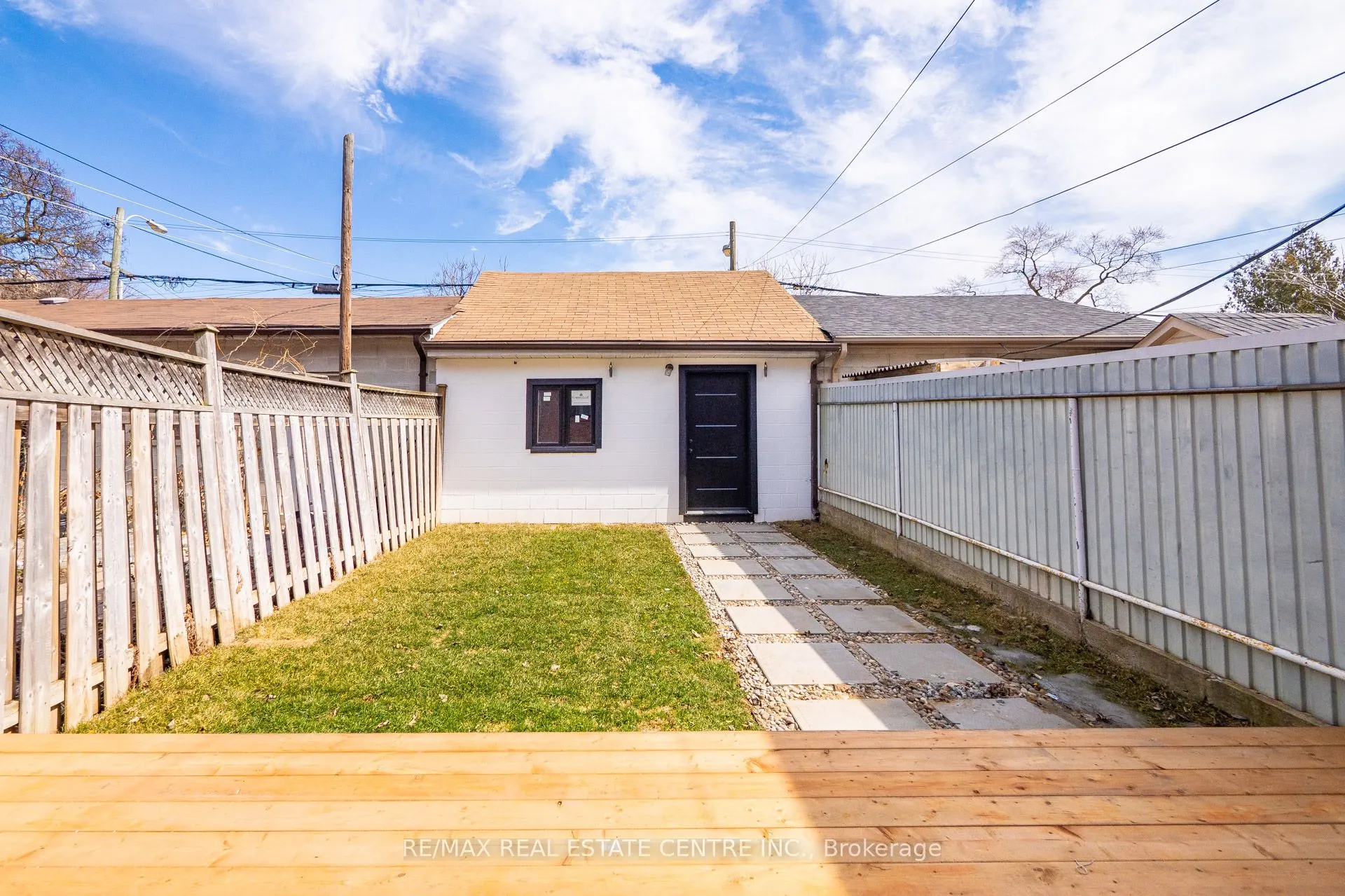 589 St Clarens Avenue