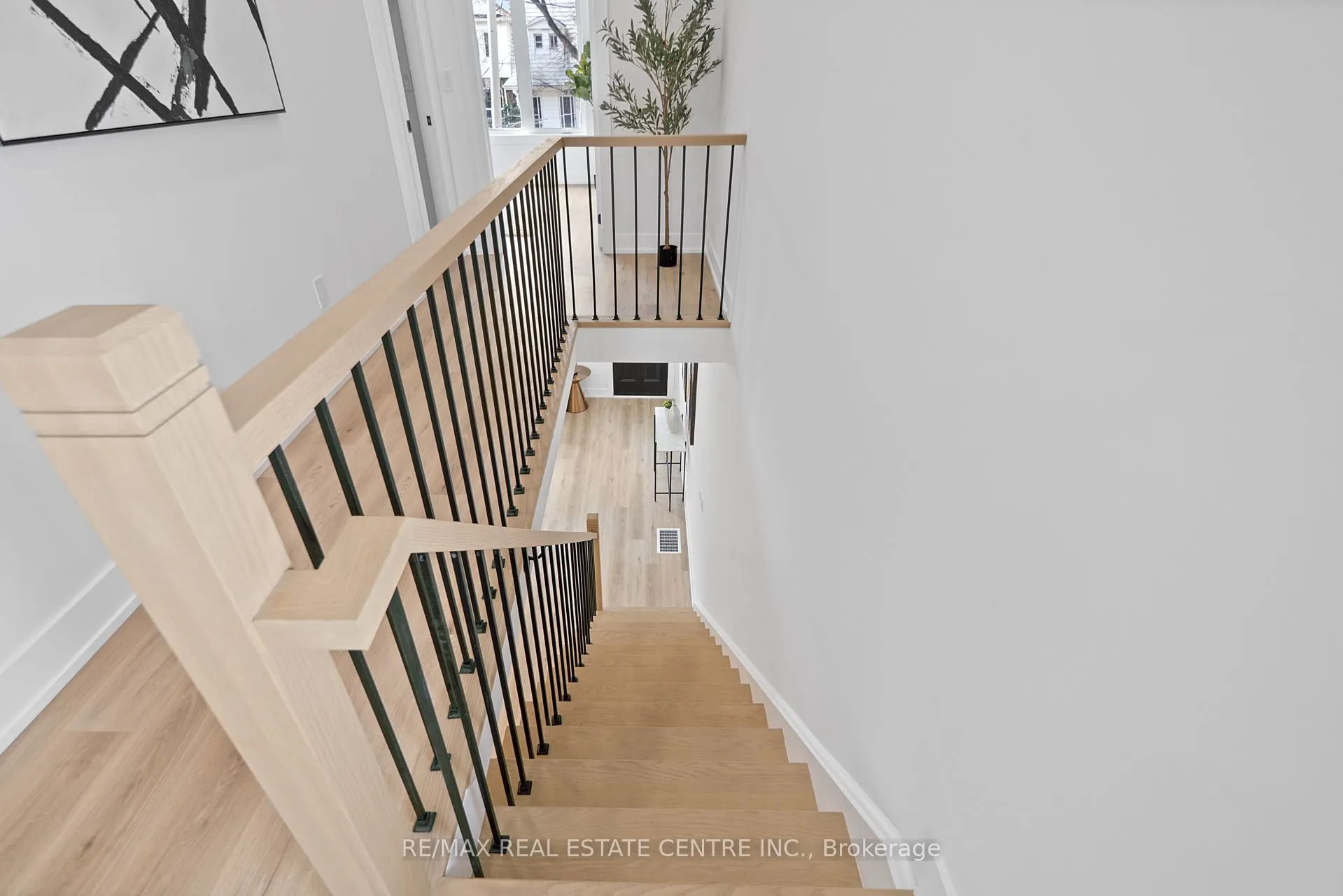 589 St Clarens Avenue