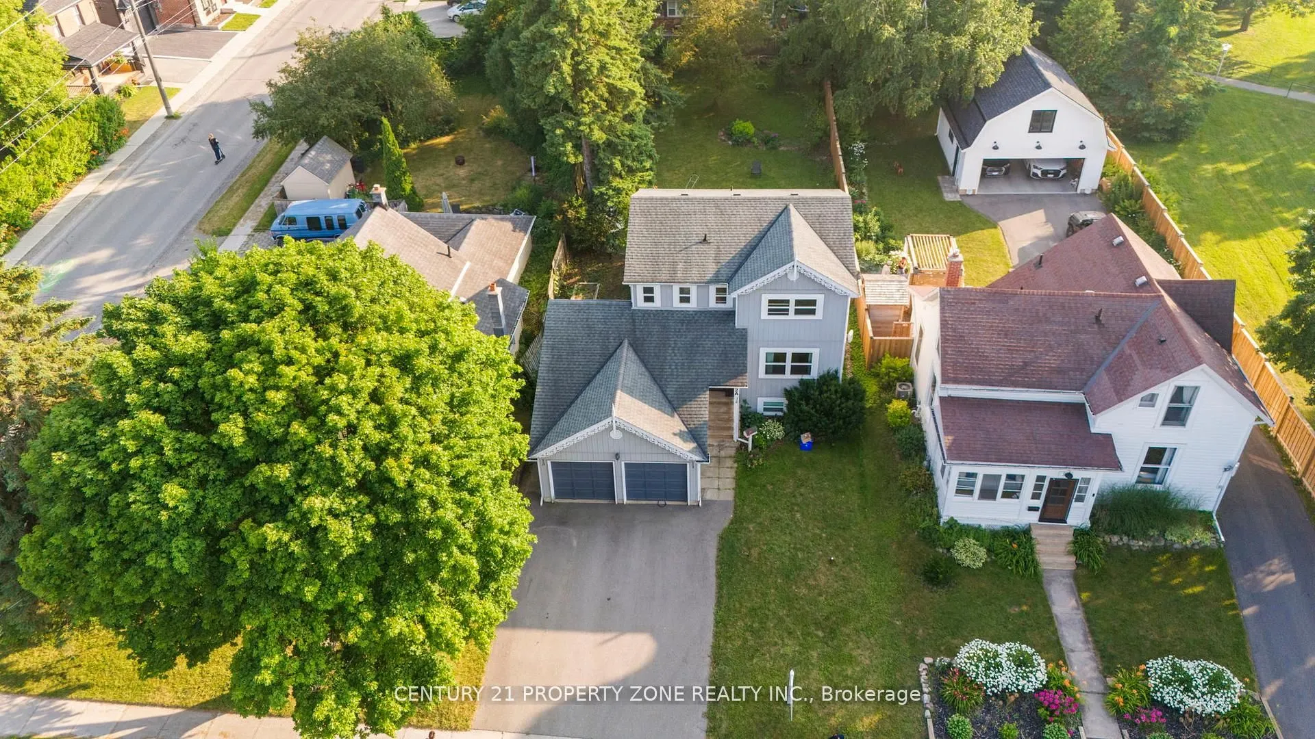 22 A John Street W