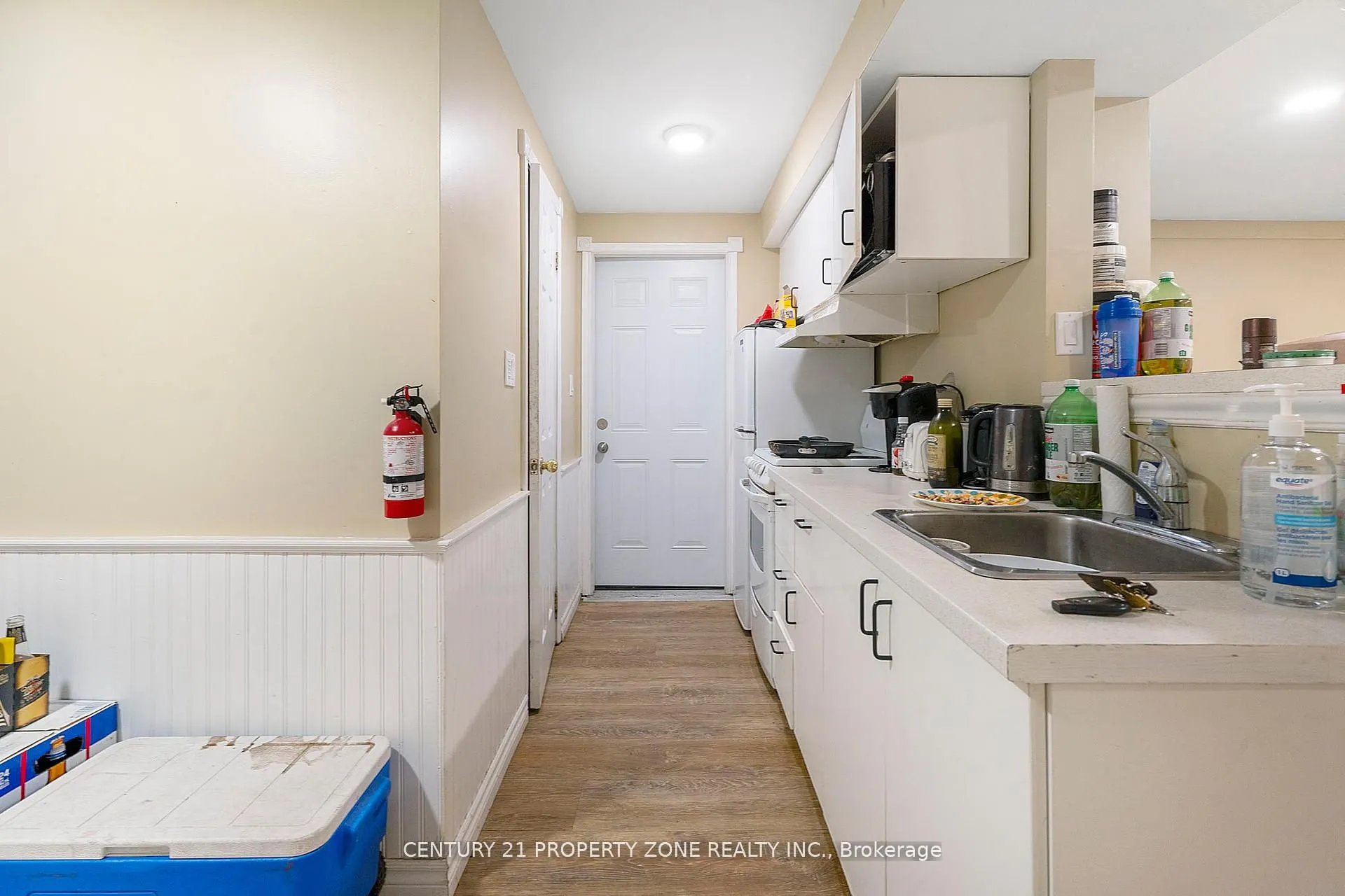 22 A John Street W