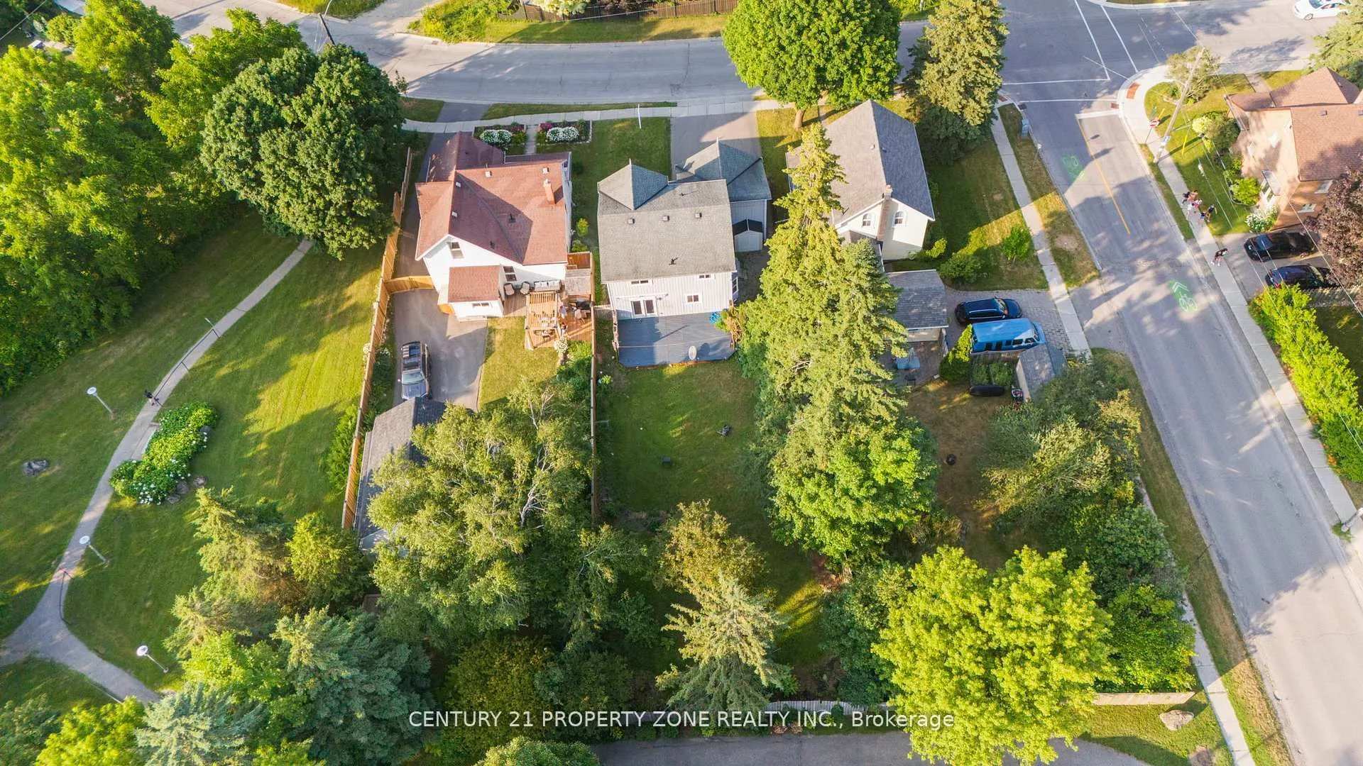 22 A John Street W