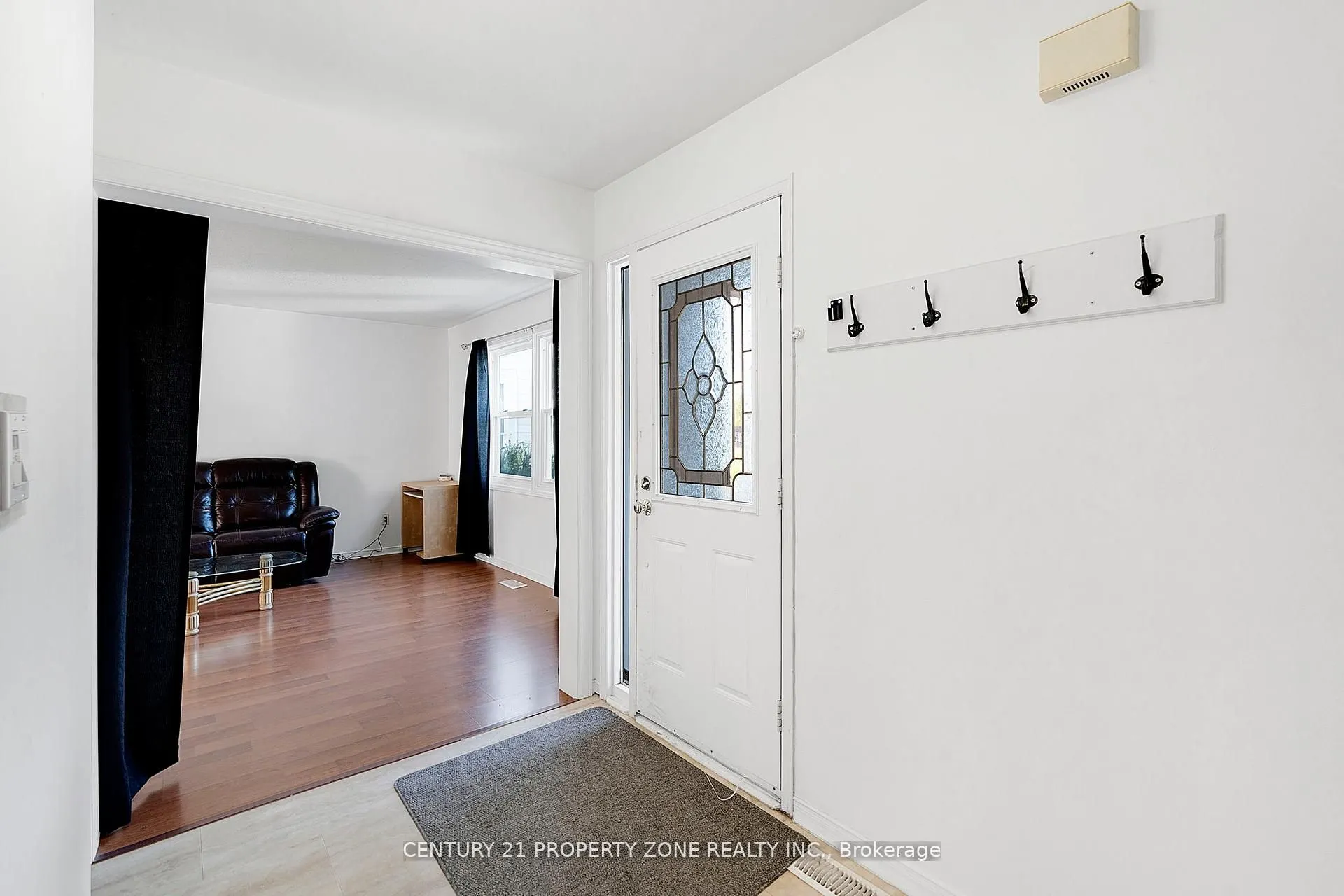 22 A John Street W