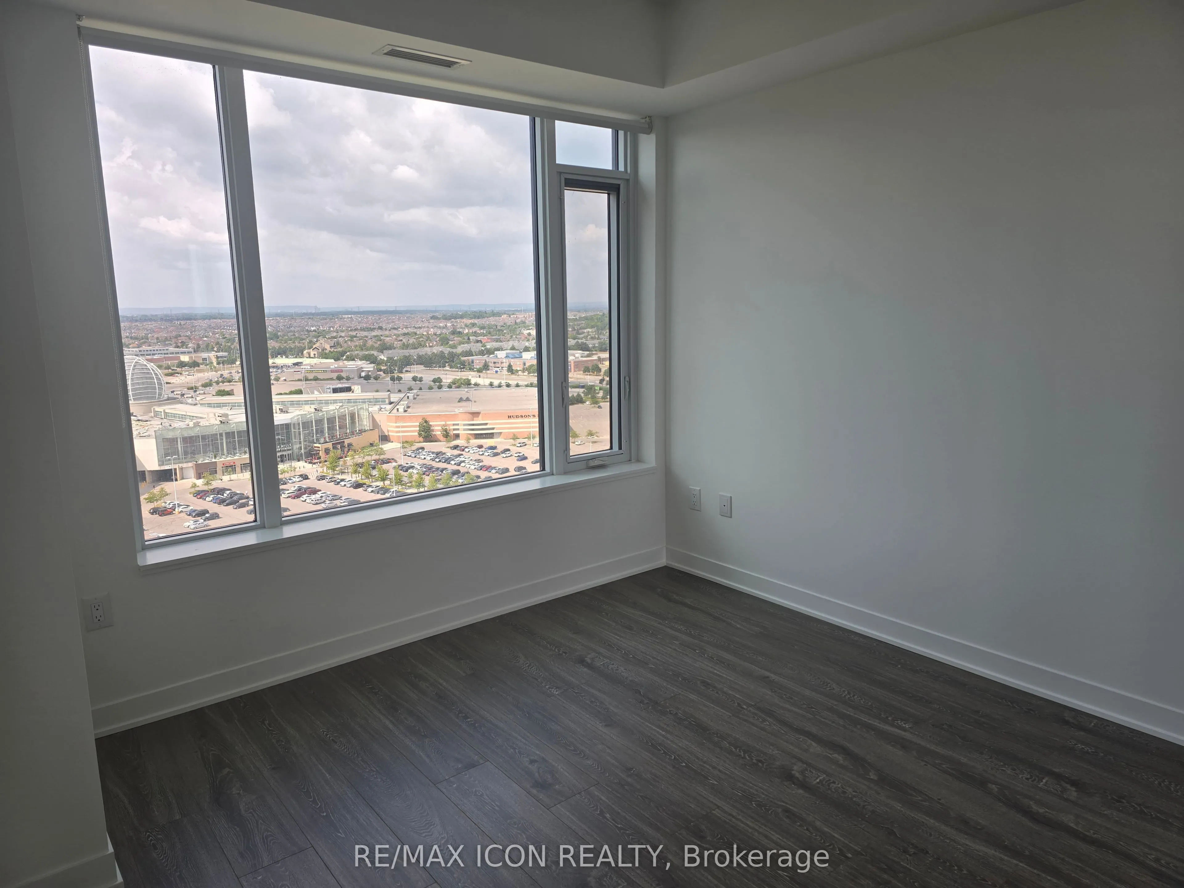 4295 Eglington Avenue W, #2004